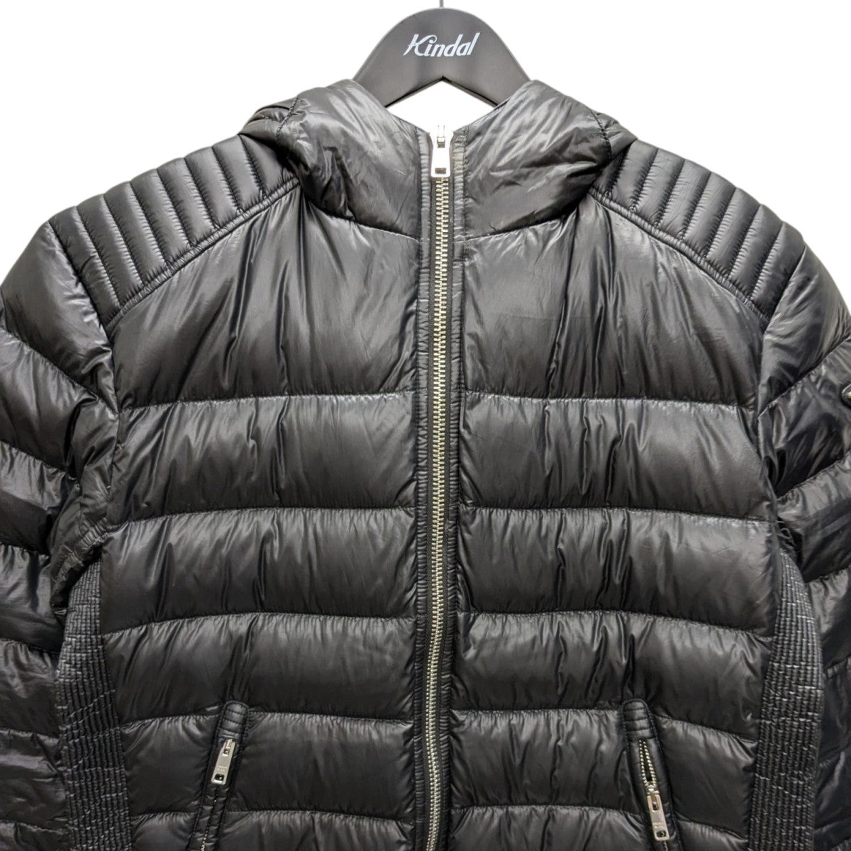 PRADA(プラダ) アームトライアングルロゴプレート ダウン ジャケット