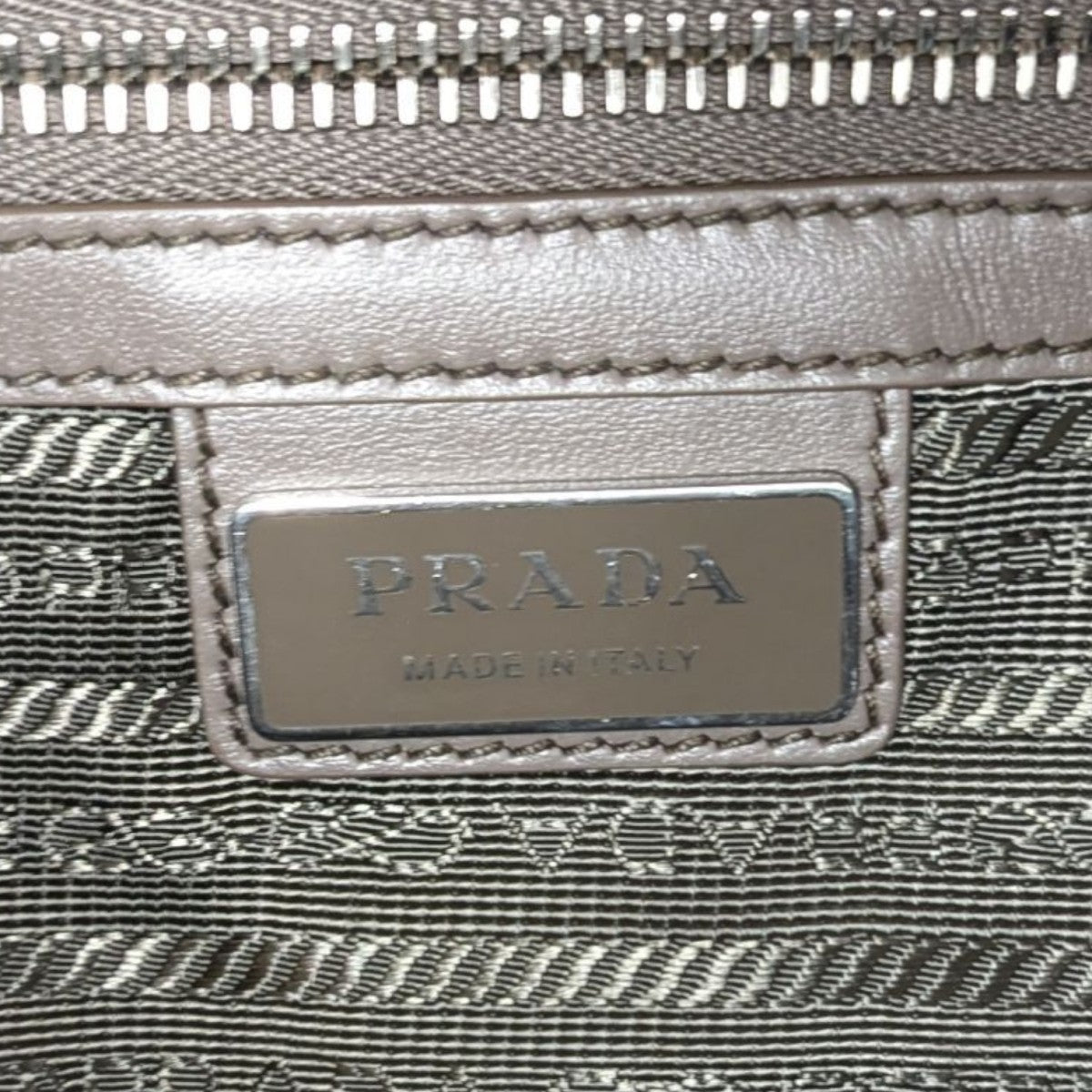 PRADA(プラダ) ヴィッテロダイノレザー ショルダーバッグ2VH182 2VH182