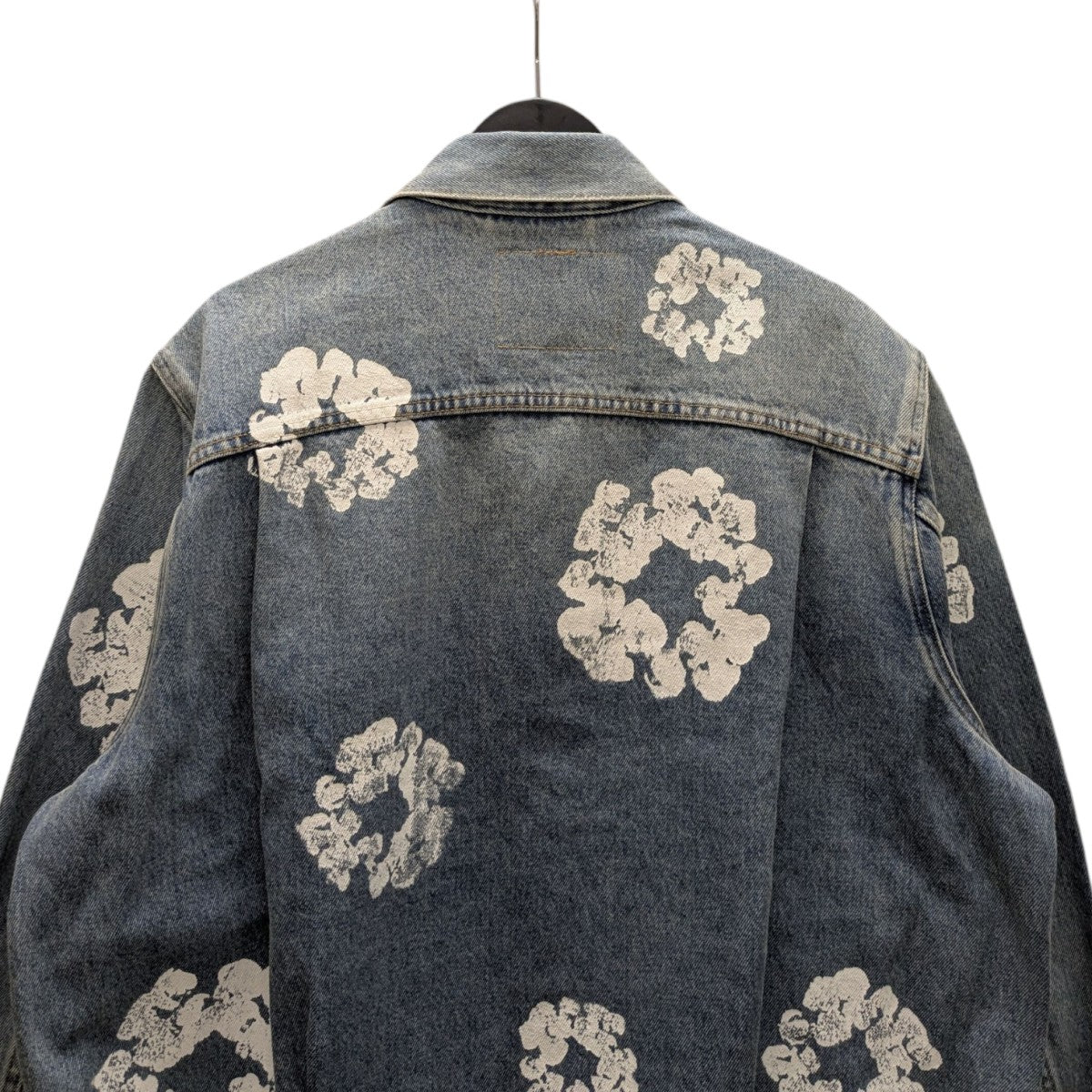 Denim Tears×LEVI’S TYPE-2 ALL OVER WREATH LIGHT WASHデニムジャケットPC9-A2318-0003 古着・中古-5枚目のアイテム画像