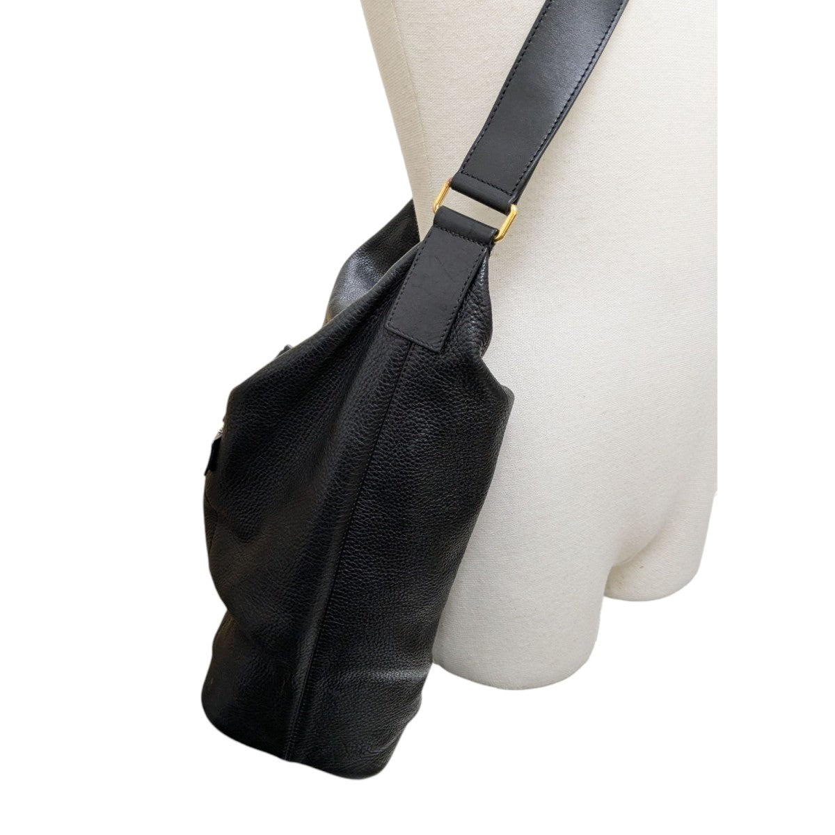 【トミー】TOM FORD 黒 レザー ショルダーバッグ 25746782_58170291_600.jpg