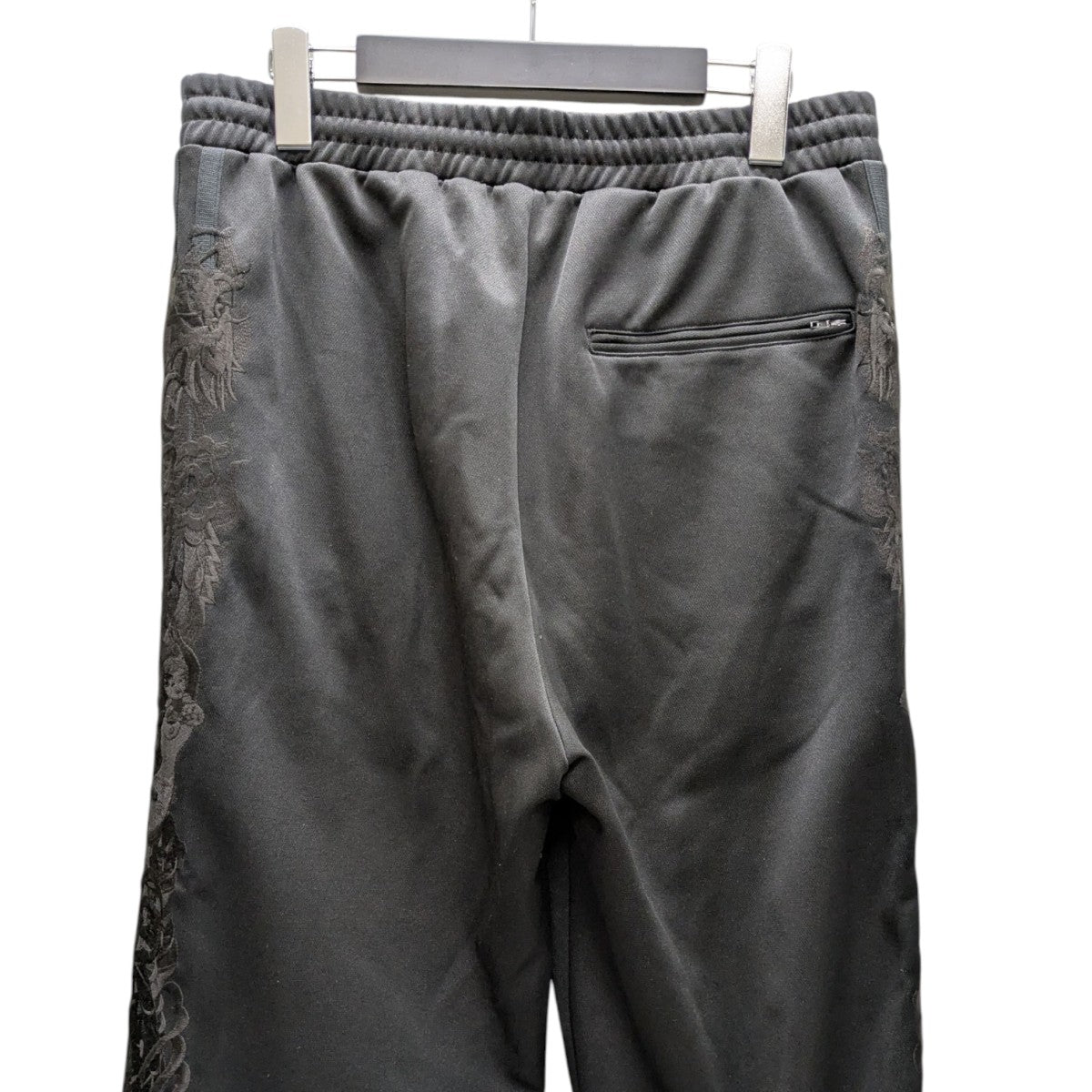 ダブレットCHAOS EMBROIDERY TRACK PANTSトラックパンツ doublet - カオス刺繍ジャージーパンツ - CHAOS EMBROIDERY