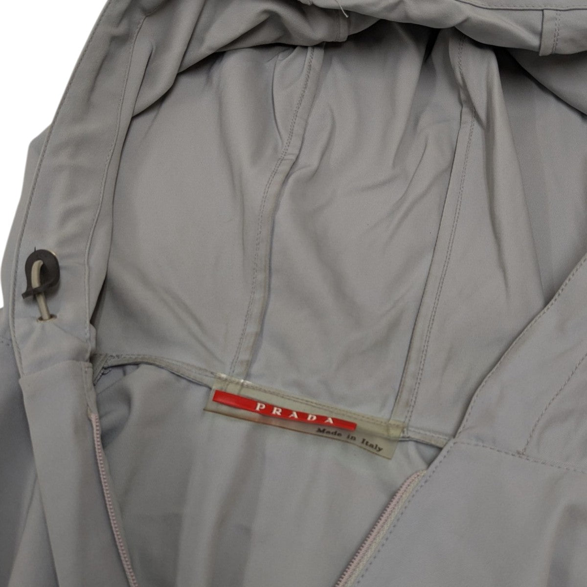 PRADA フード付きグレーパーカー 2104102250214-1.jpg