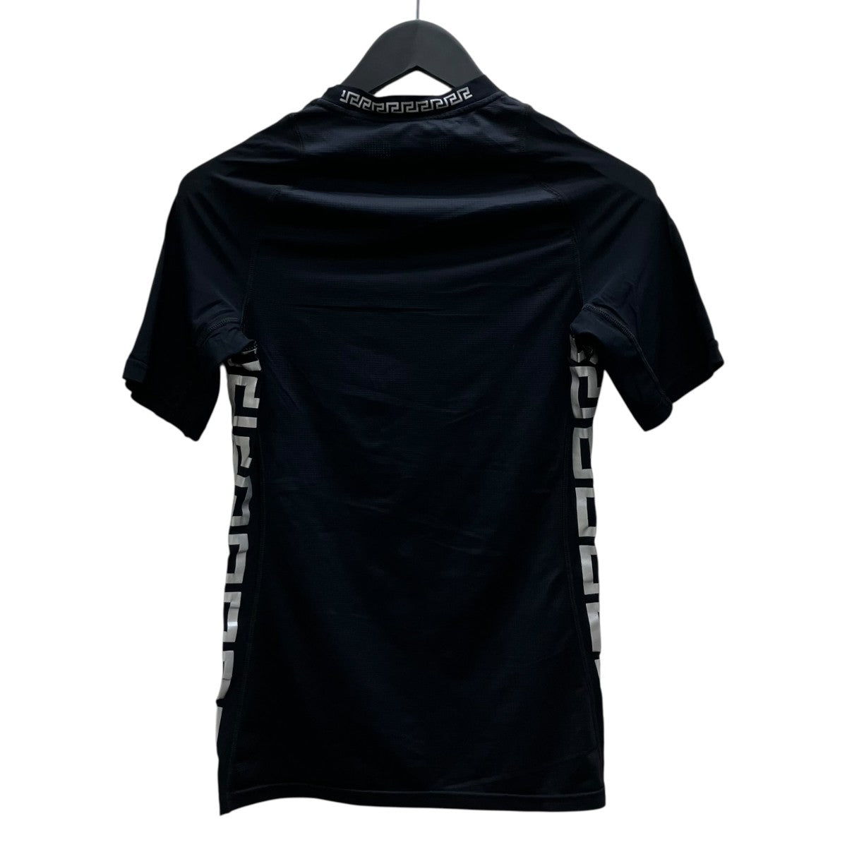 フロントロゴTシャツ