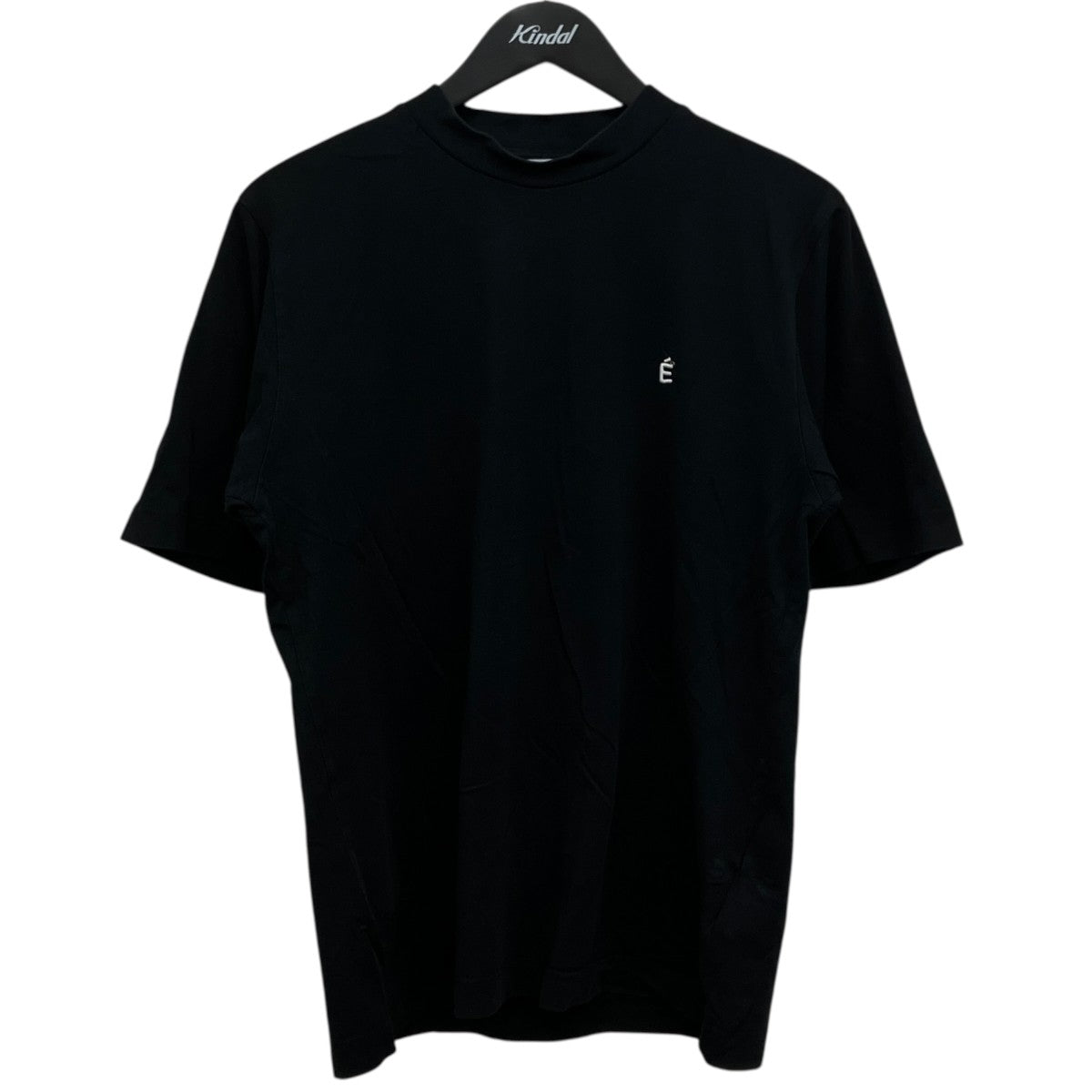 胸ロゴTシャツ