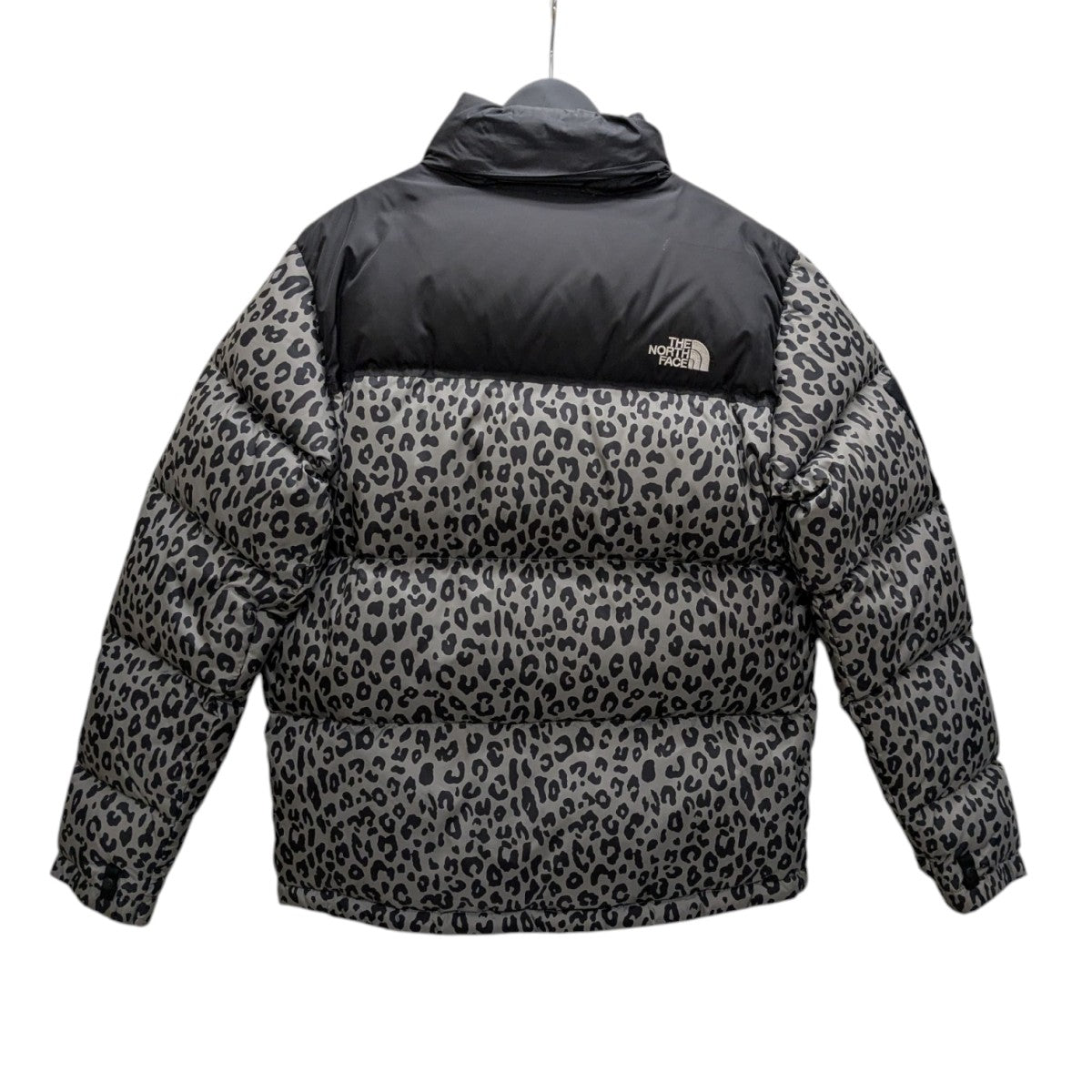 THE NORTH FACE NFOA3XEP 黒/レオパード ダウンベスト THE NORTH FACE - ノースフェイス ダウン ベスト レオパード柄