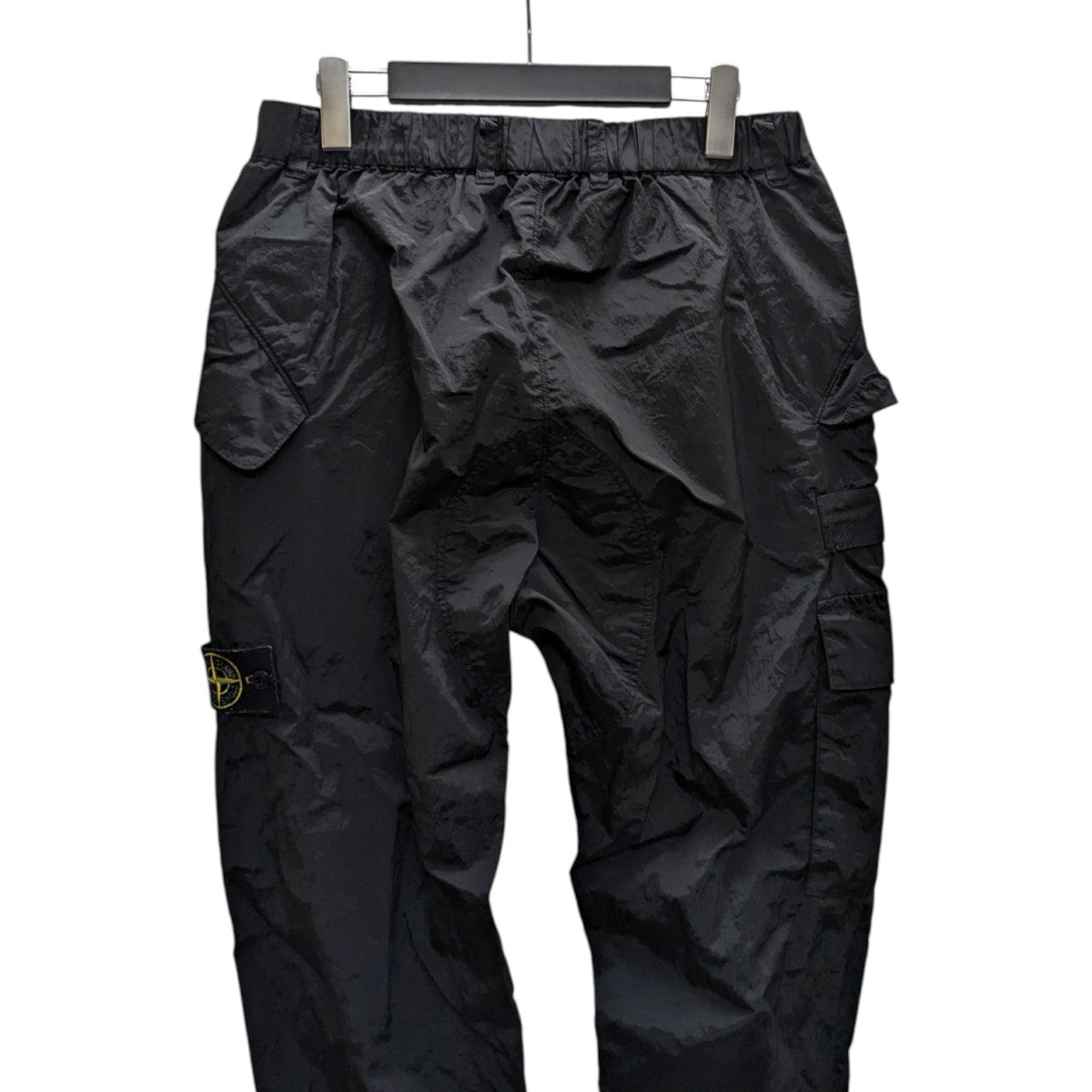 STONE  ブラックカーゴパンツ　ナイロンメタル STONE ISLAND(ストーンアイランド) ナイロンメタルジップカーゴパンツ