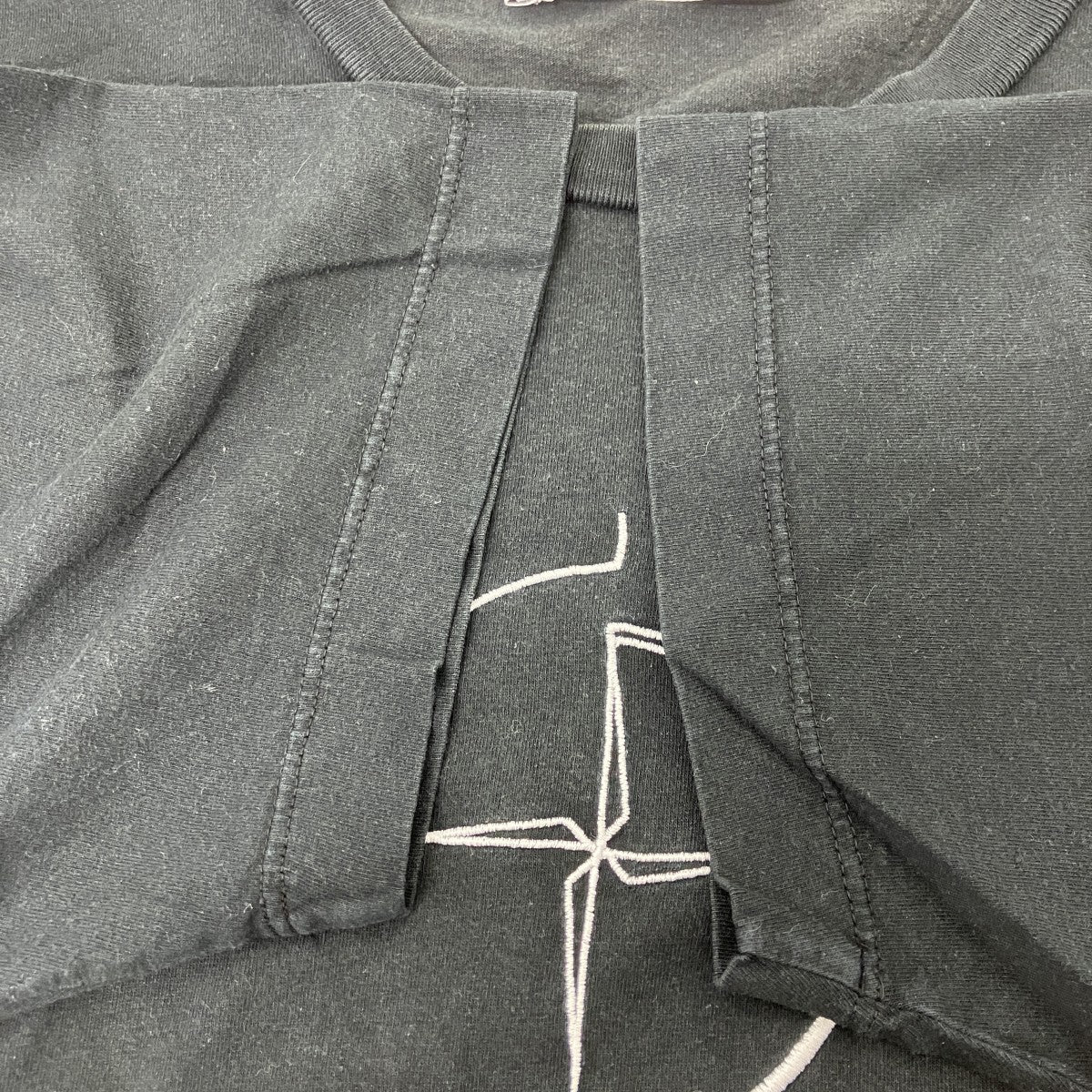 バックプリントTシャツ
