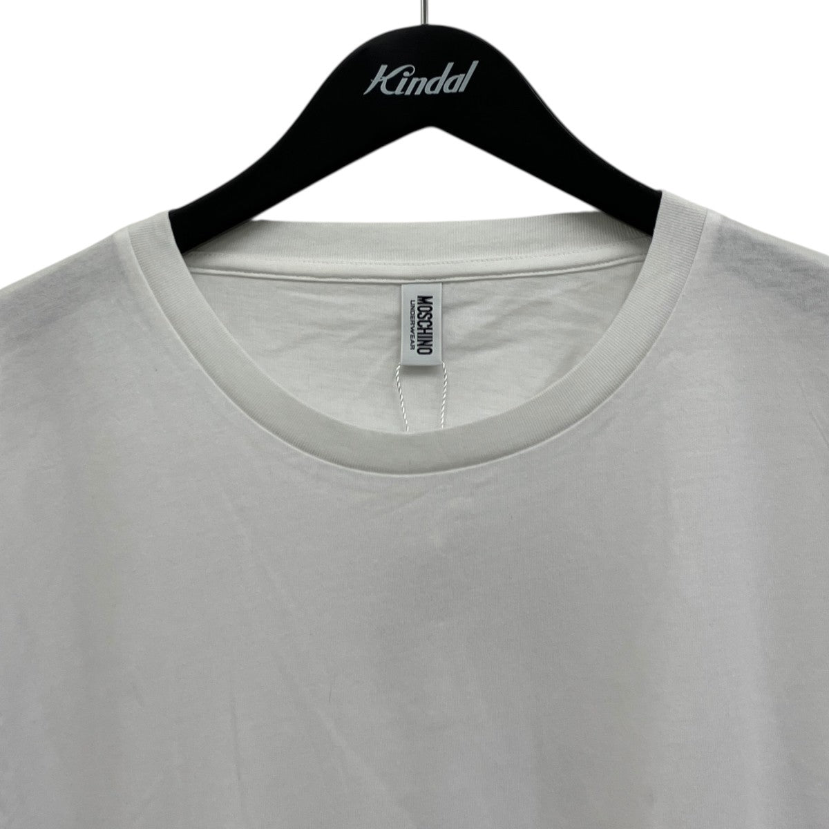 胸プリントTシャツ