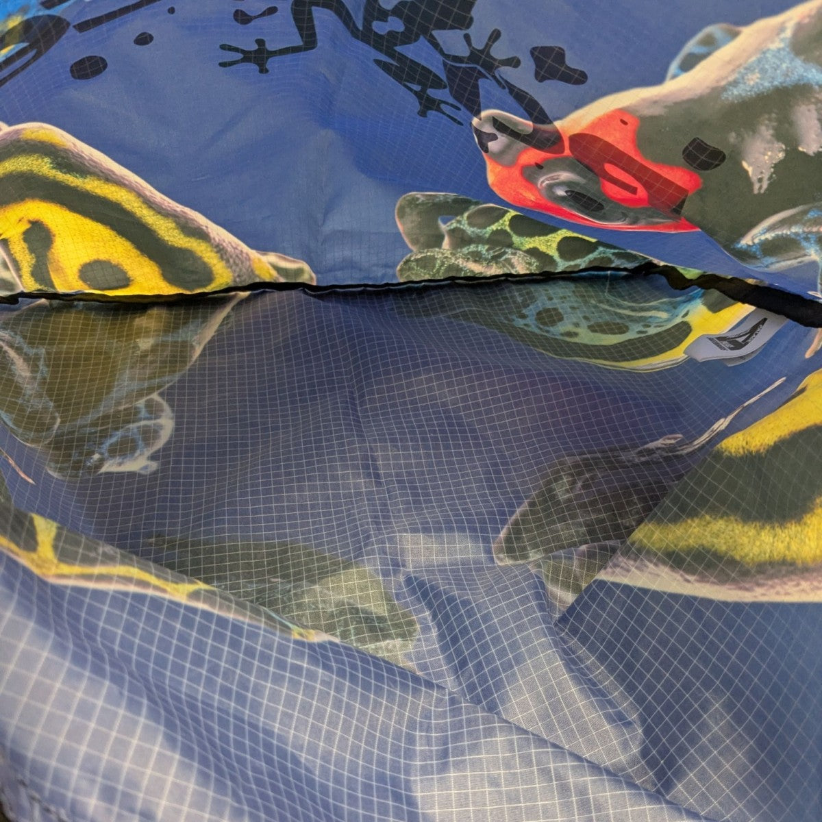 PALACE(パレス) FROGGER PACKABLE BAG BLUE MULTIショルダーバッグ