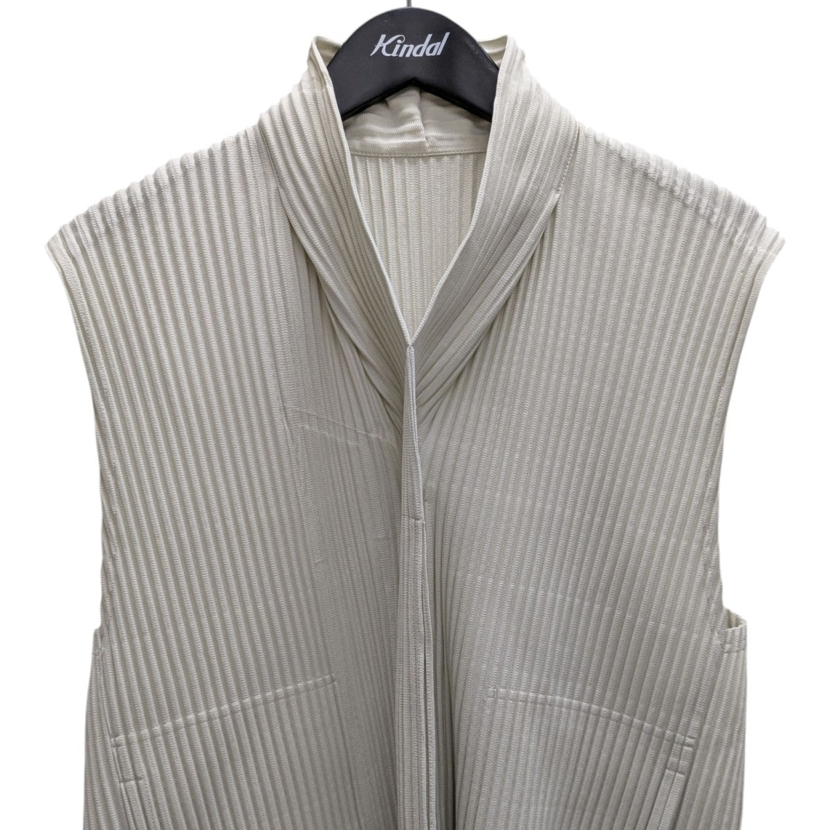 オムプリッセ　イッセイミヤケ　ベスト HOMME PLISSE ISSEY MIYAKE(イッセイミヤケオムプリッセ) MONTHLY
