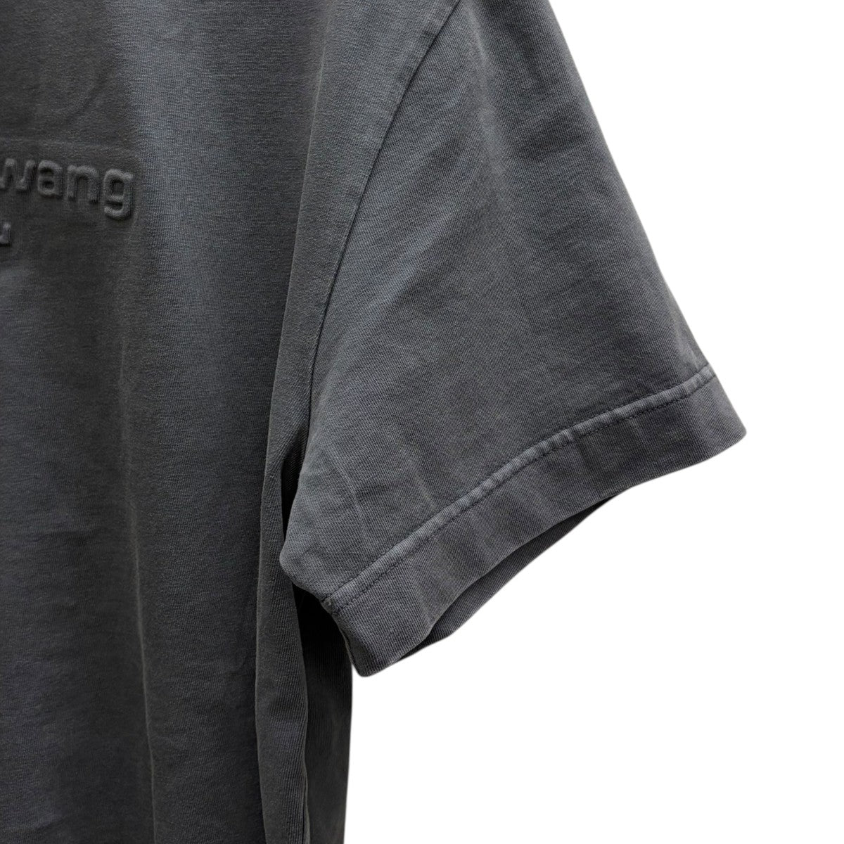 SHORT SLEEVE TEE WITH ACID WASH ＆ EMBOSSED LOGO エンボスロゴTシャツ