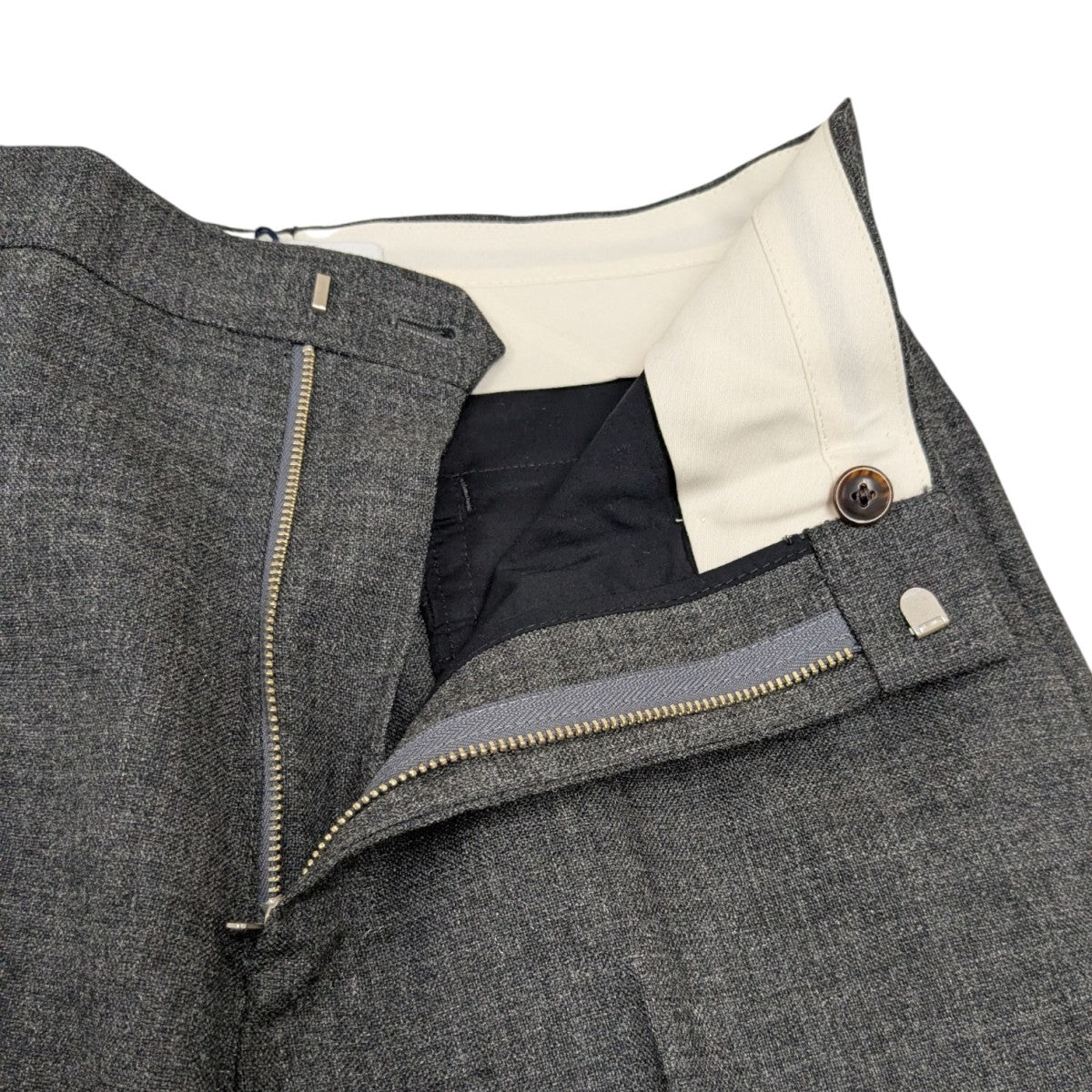 【TAPERED TROUSERS WOOL】 スラックス