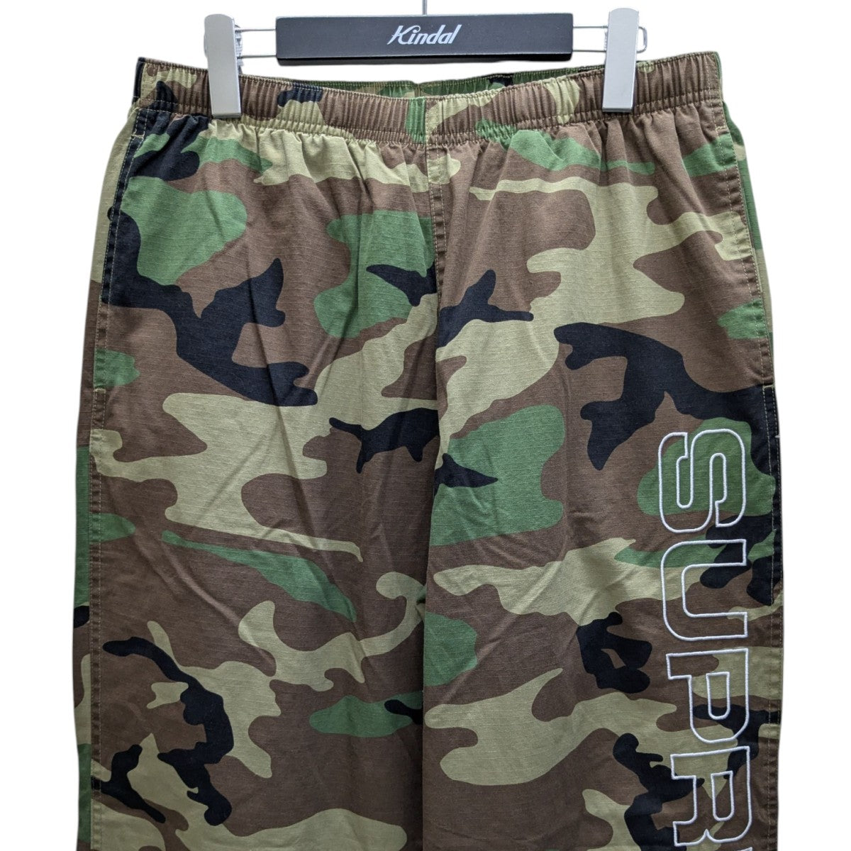 Supreme(シュプリーム) 25FWSpellout Embroidered Track Pantsカモ柄