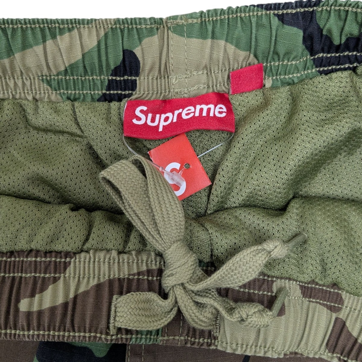 Supreme(シュプリーム) 25FWSpellout Embroidered Track Pantsカモ柄