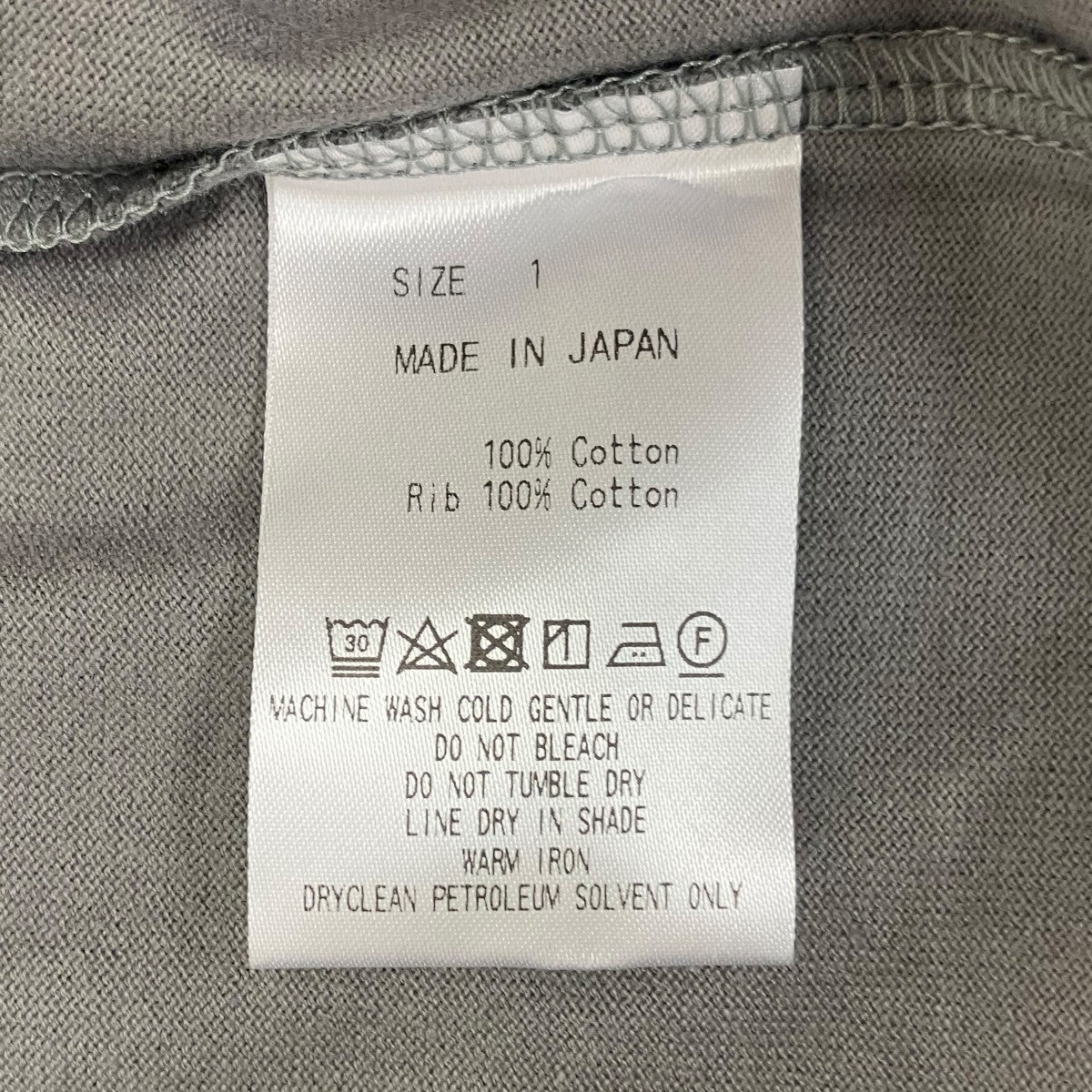 胸刺繍クルーネックTシャツ