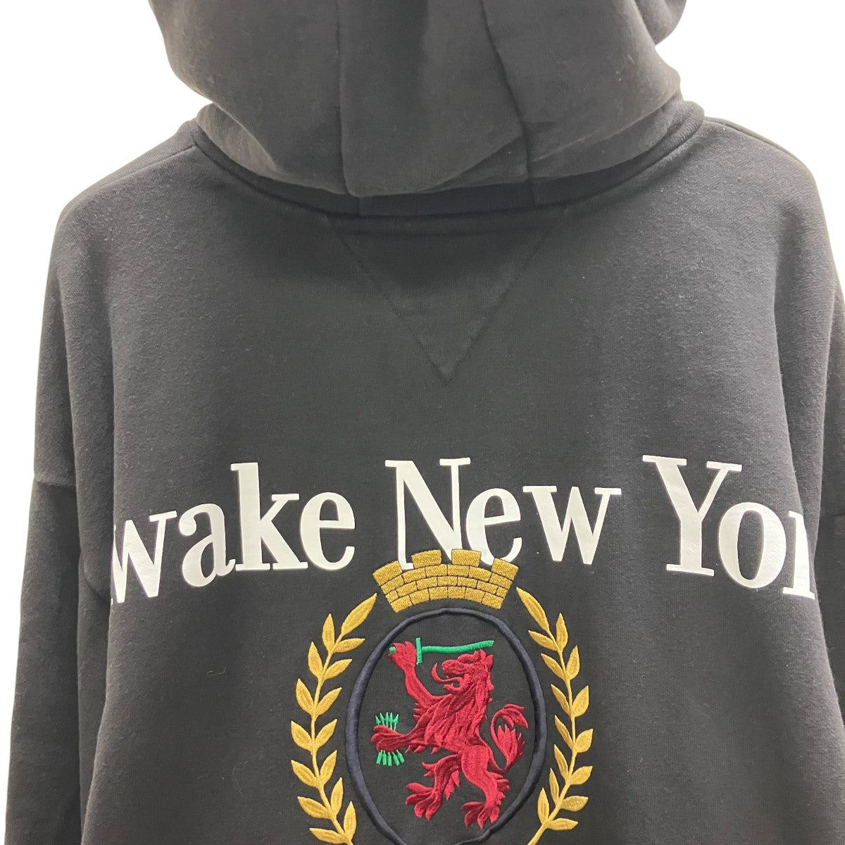 23AW CREST HOODIE 刺しゅうパーカー