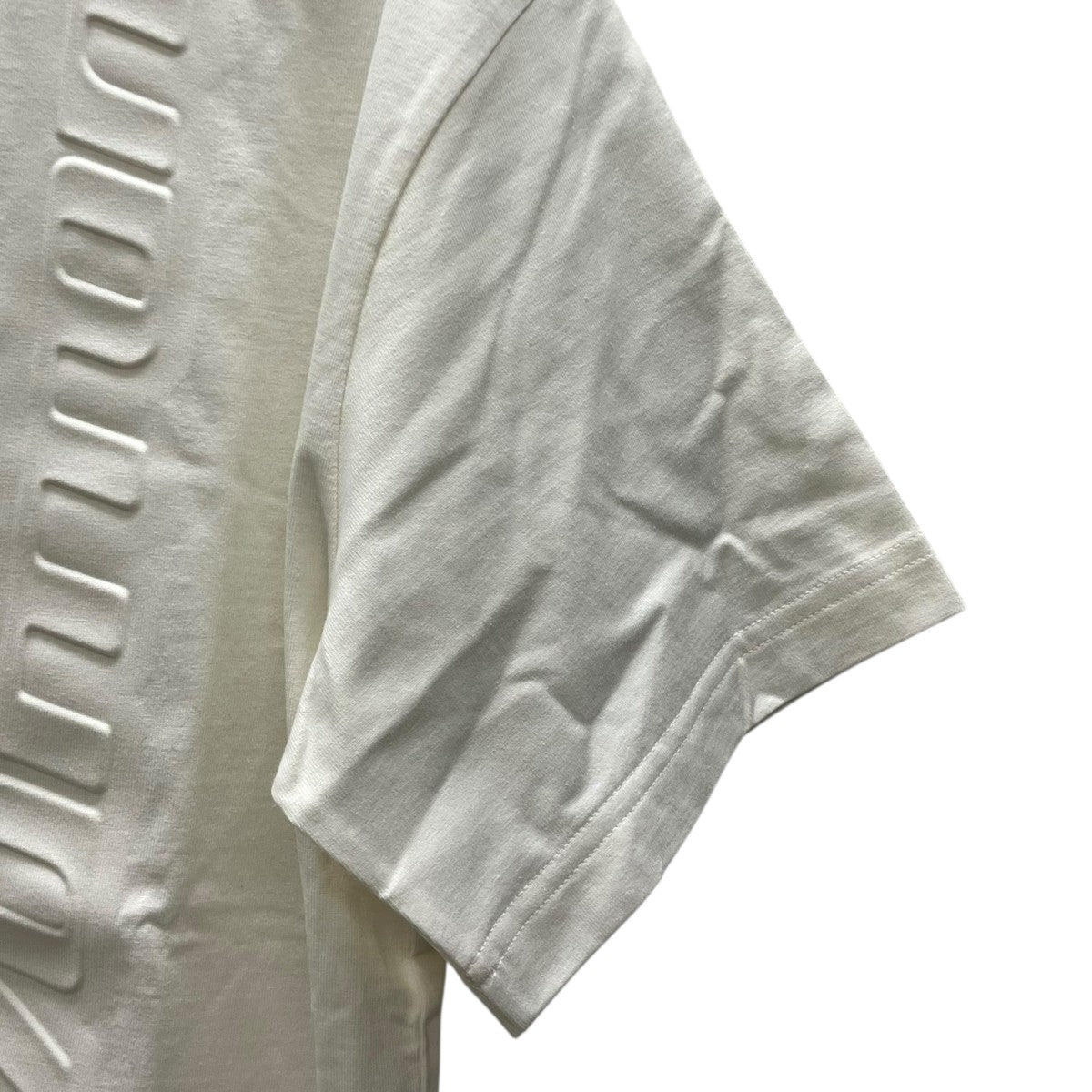 エンボス ロゴプリント Ｔシャツ