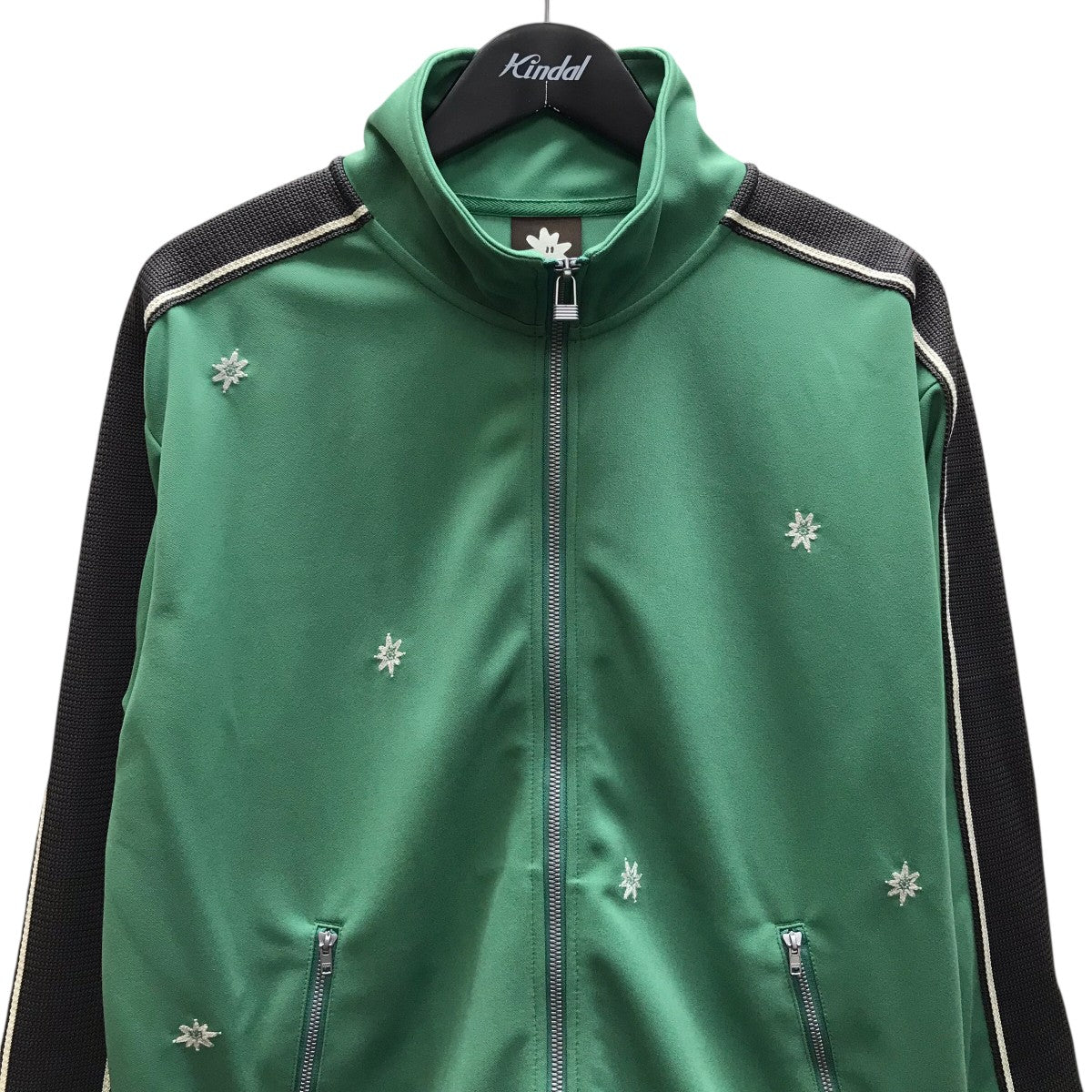 トラックジャケット