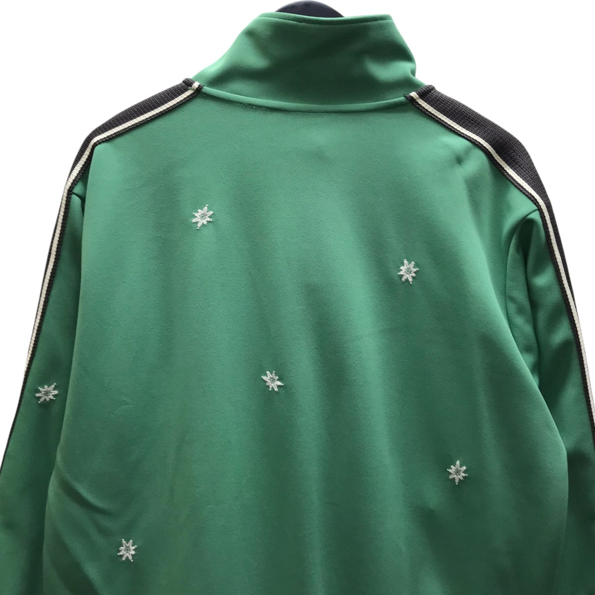 トラックジャケット