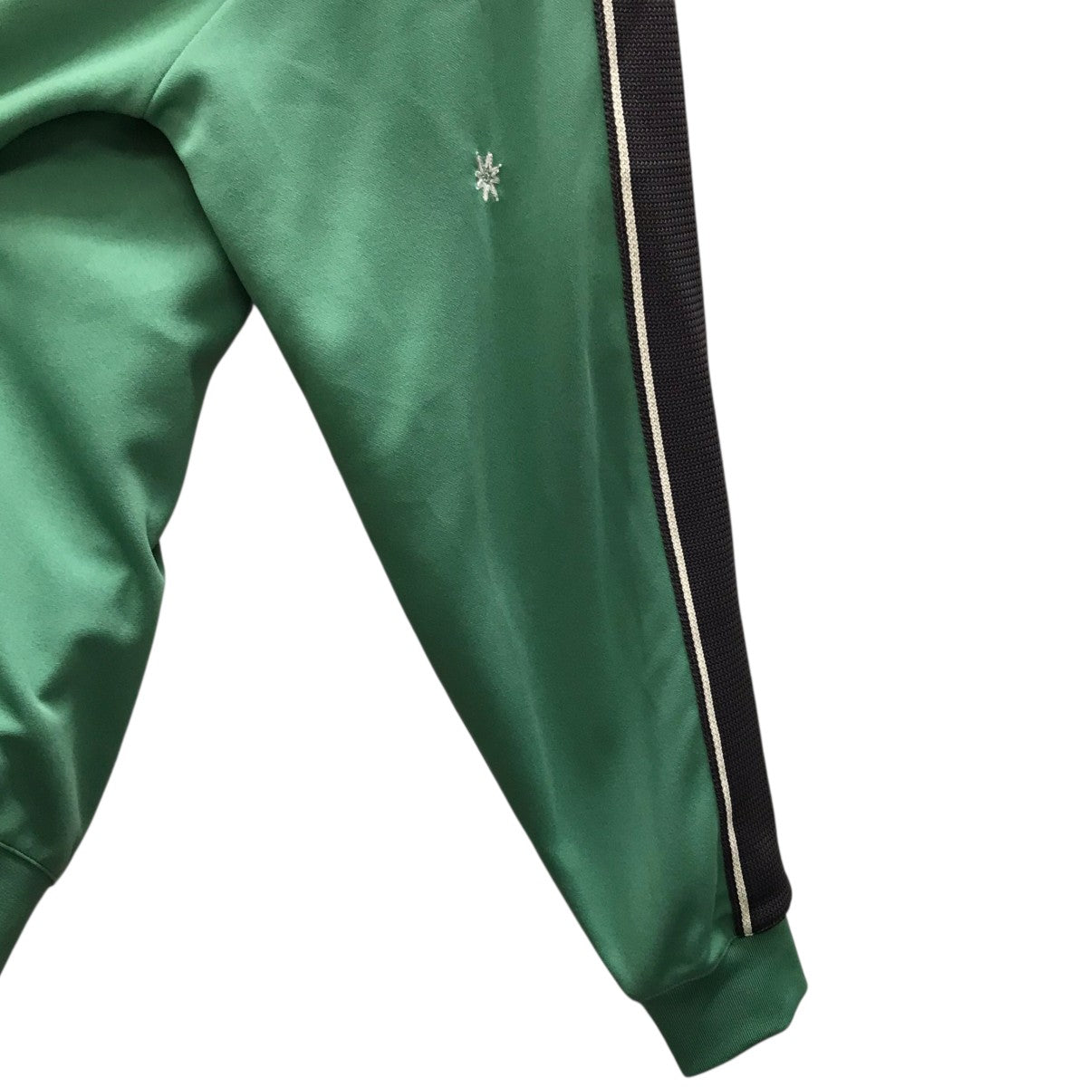 トラックジャケット