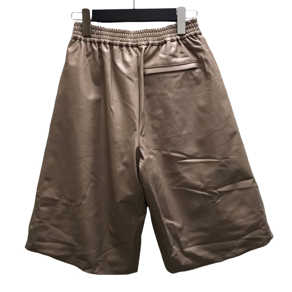HYKE 25SSFAUX LEATHER SHORTSフェイクレザーショートパンツ 古着・中古-3枚目のアイテム画像