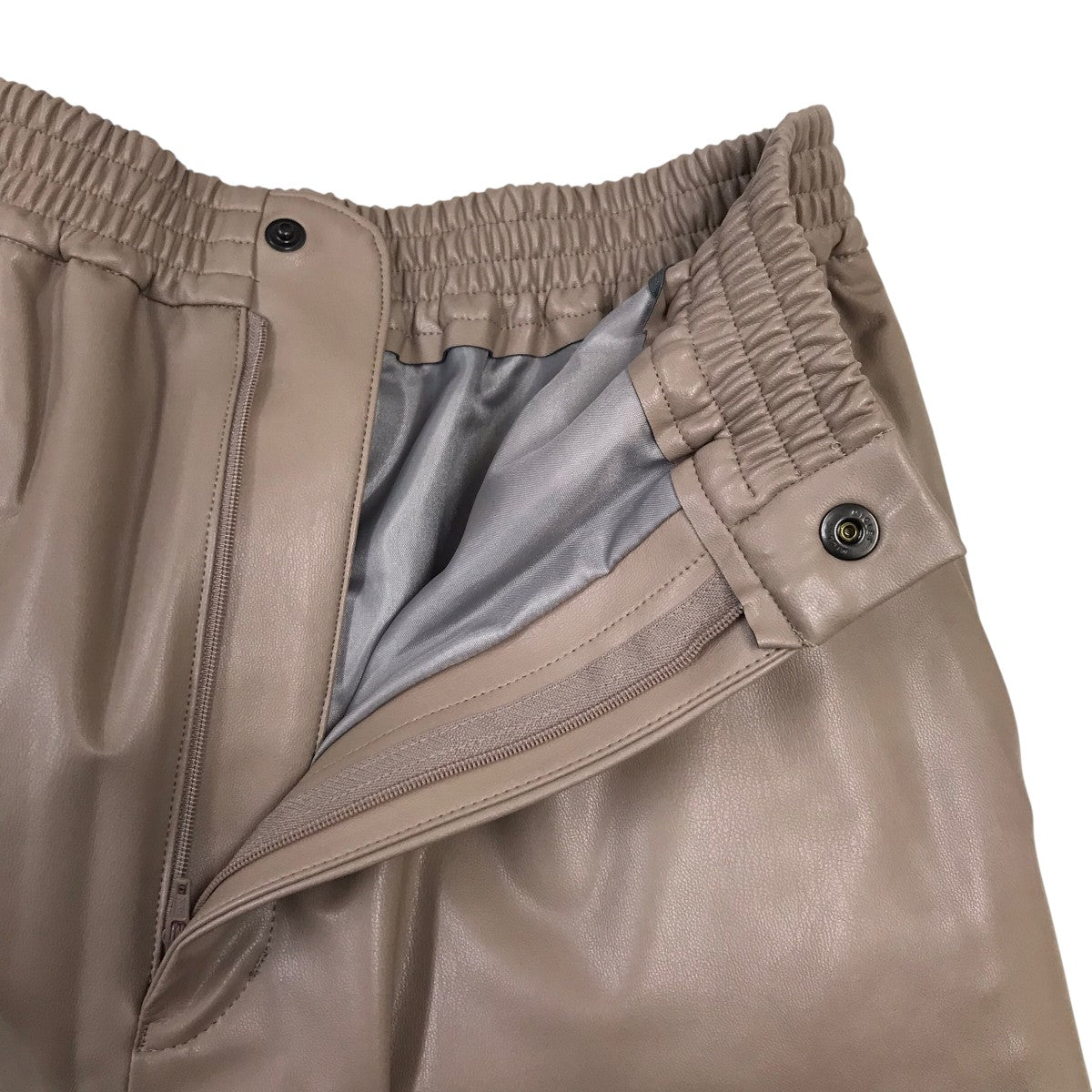 HYKE 25SSFAUX LEATHER SHORTSフェイクレザーショートパンツ 古着・中古-5枚目のアイテム画像