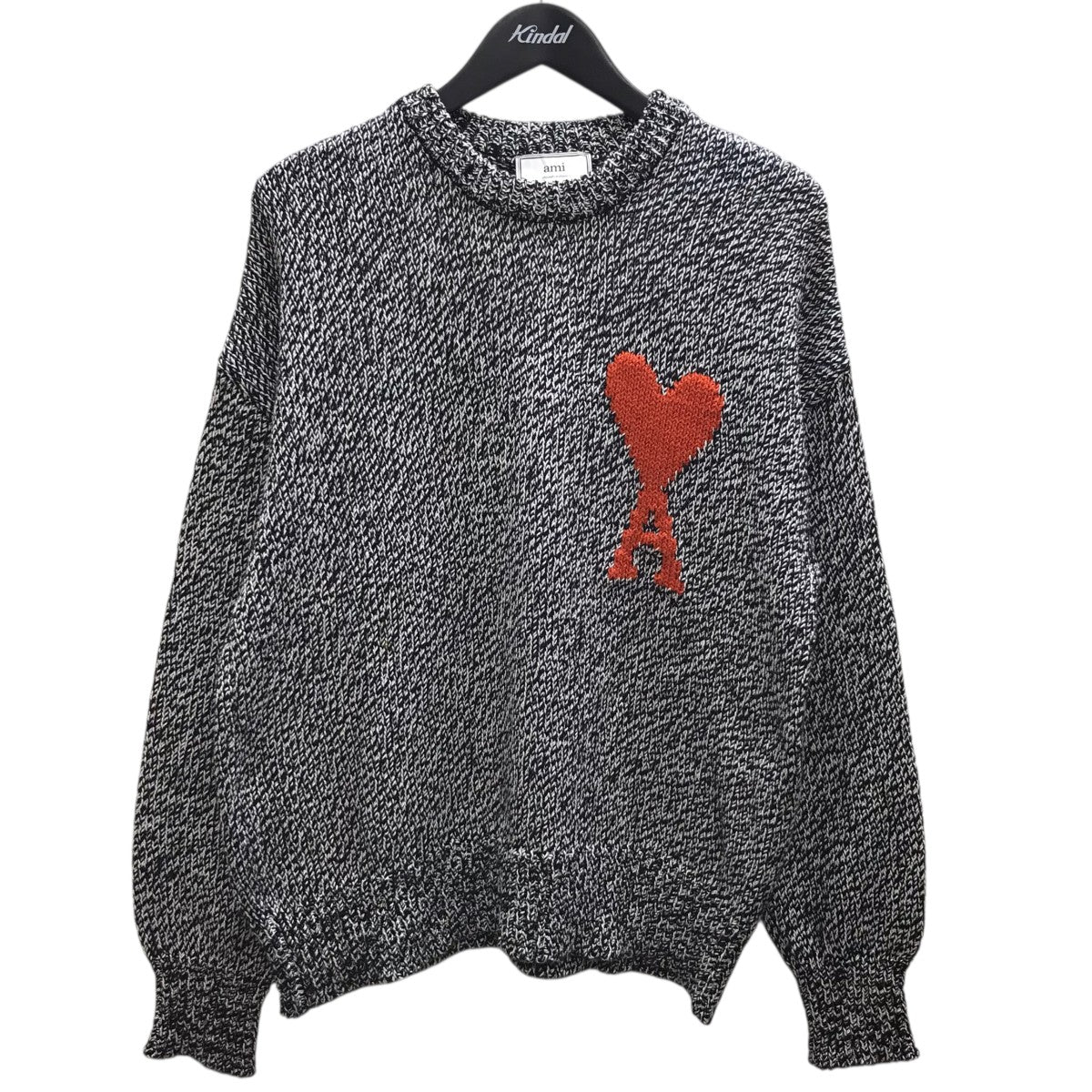 胸ハートロゴセーター