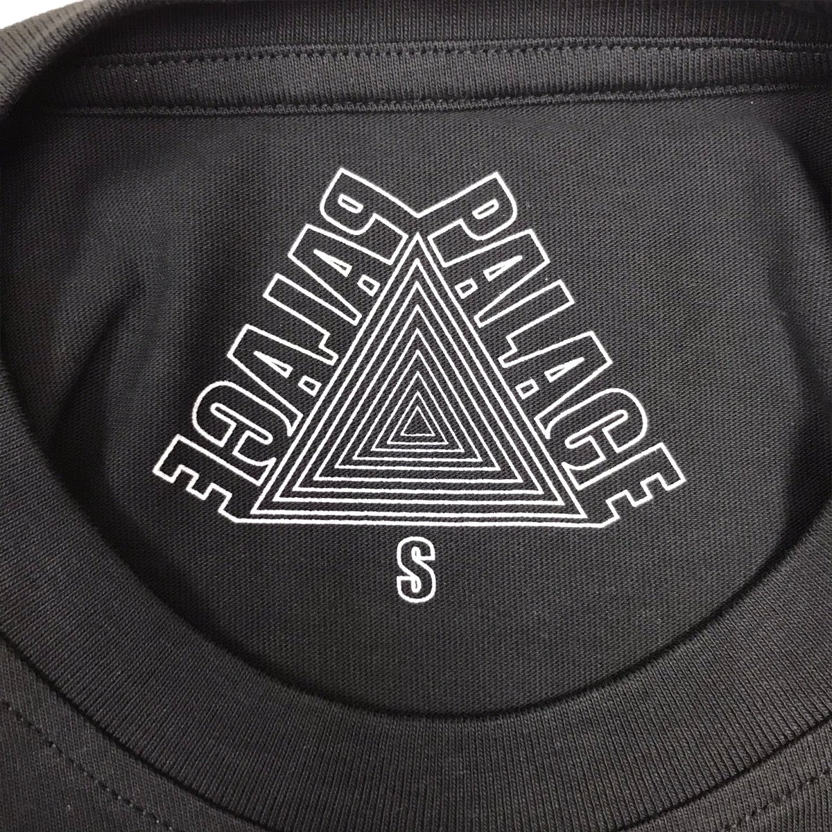 PALACE 25AWPOLISHED P3 T-SHIRT BLACK プリントTシャツ 古着・中古-4枚目のアイテム画像
