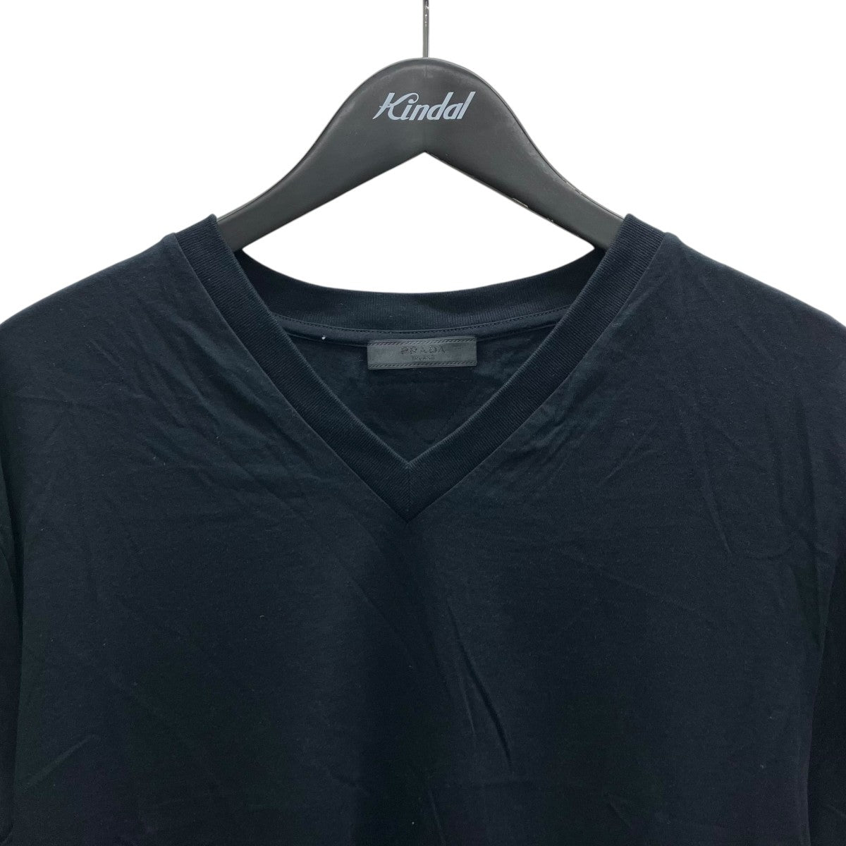 VネックTシャツ