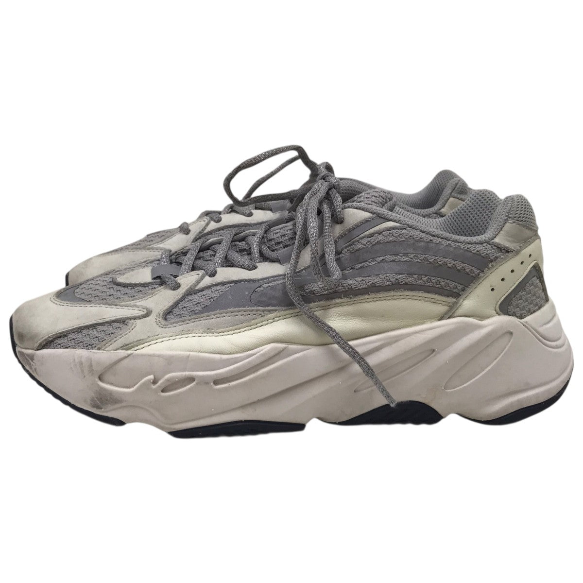 YEEZY BOOST 700V2 ローカットスニーカー