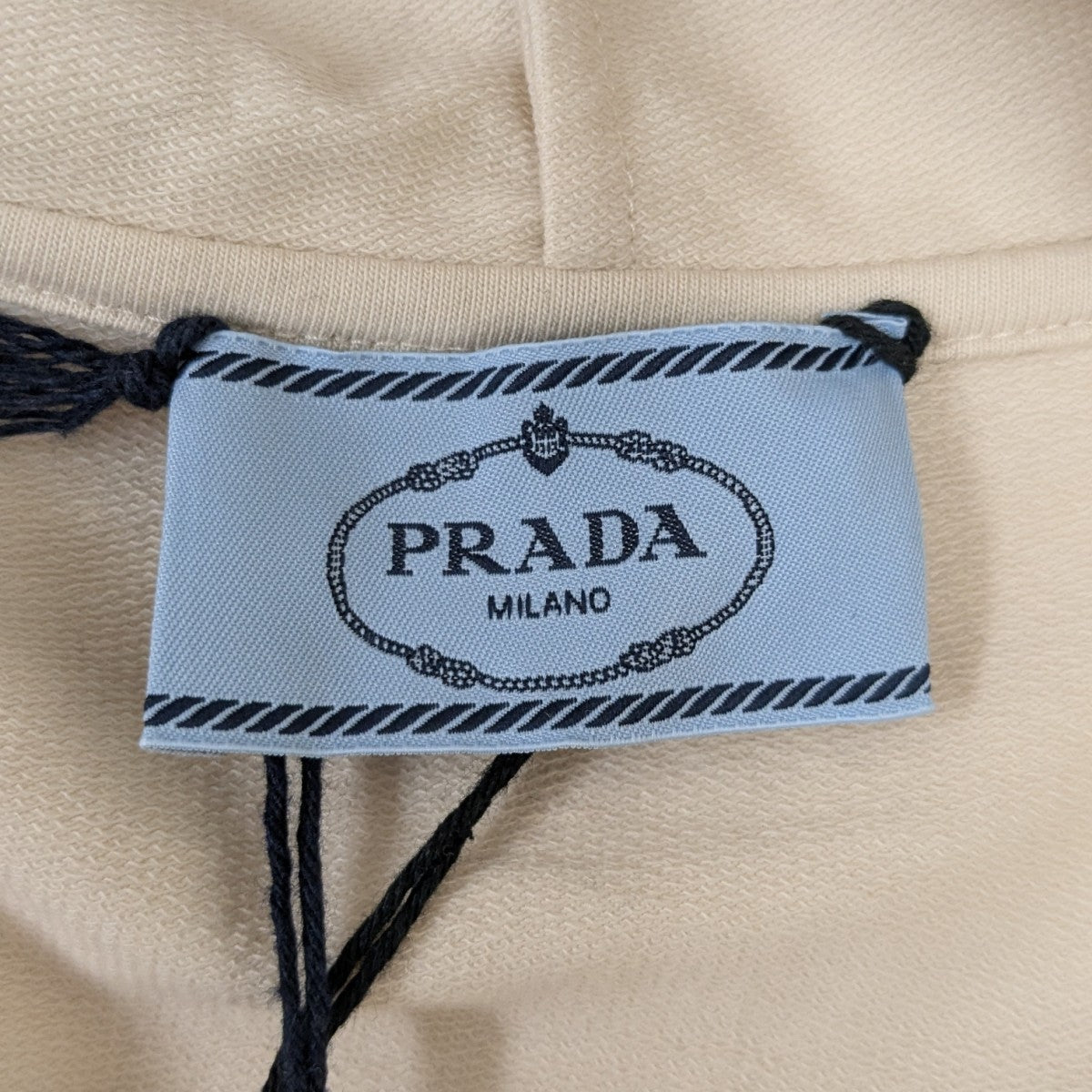 PRADA トライアングルロゴフーディー 古着・中古-5枚目のアイテム画像