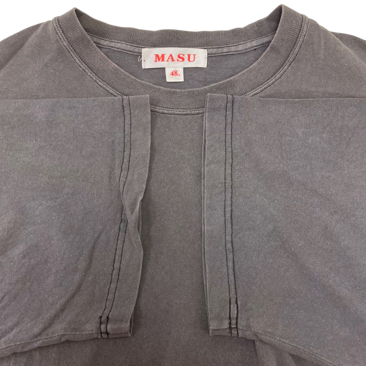 バックプリントTシャツ