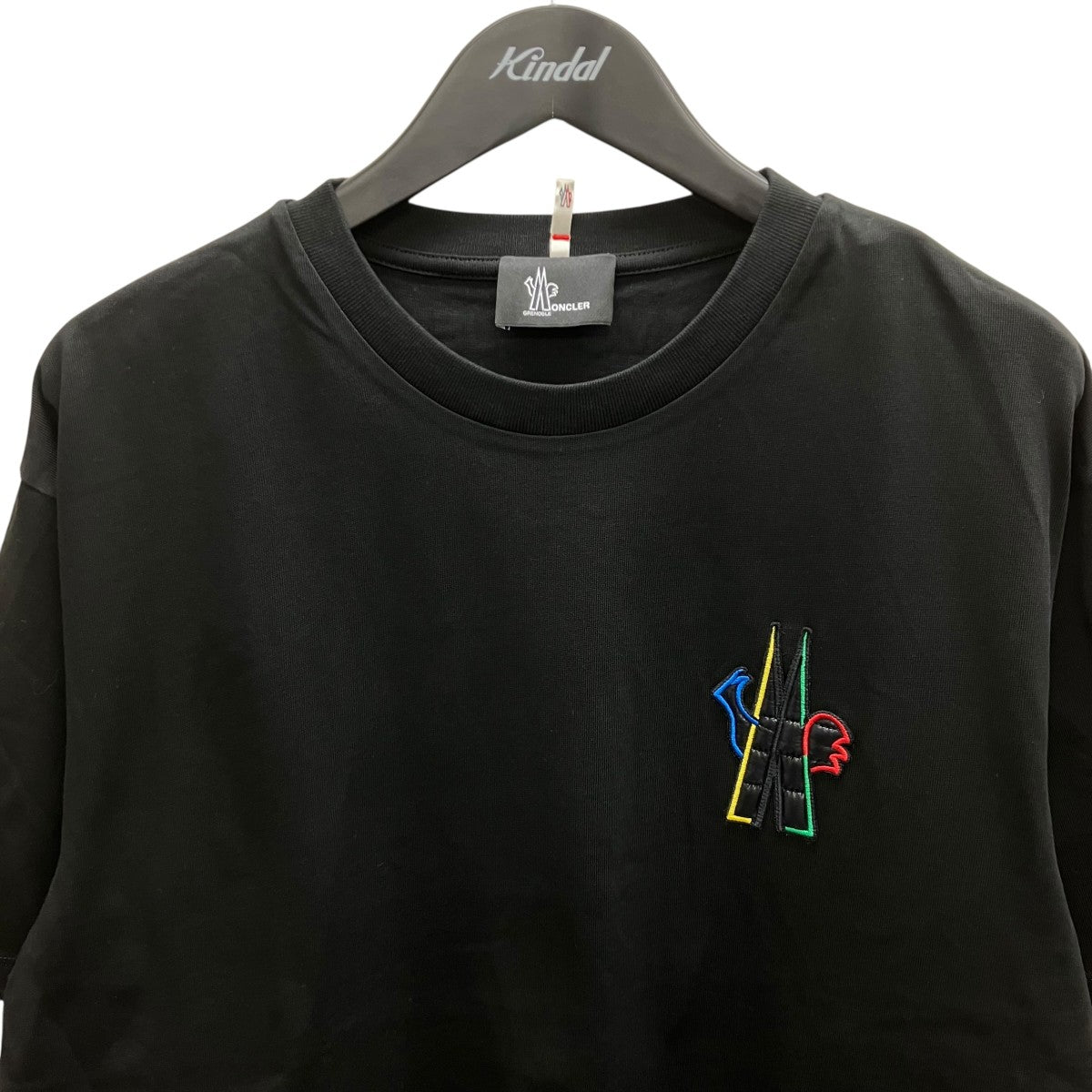 胸ロゴTシャツ