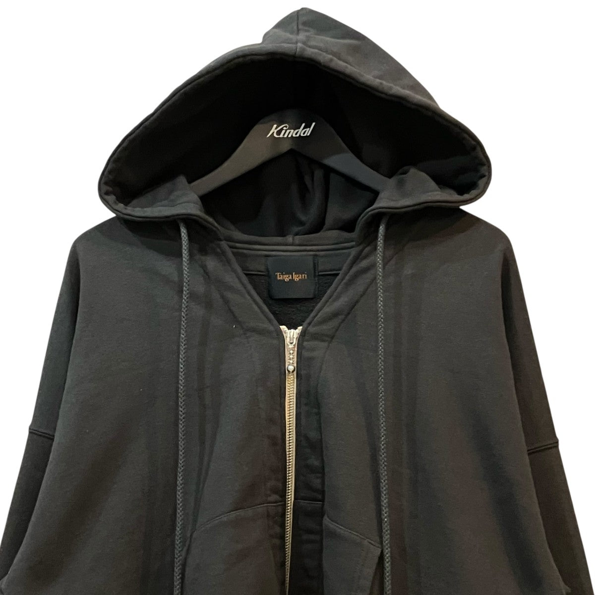 「PRETTY BOY Embroidery Hoodie」ジップパーカーTI057018