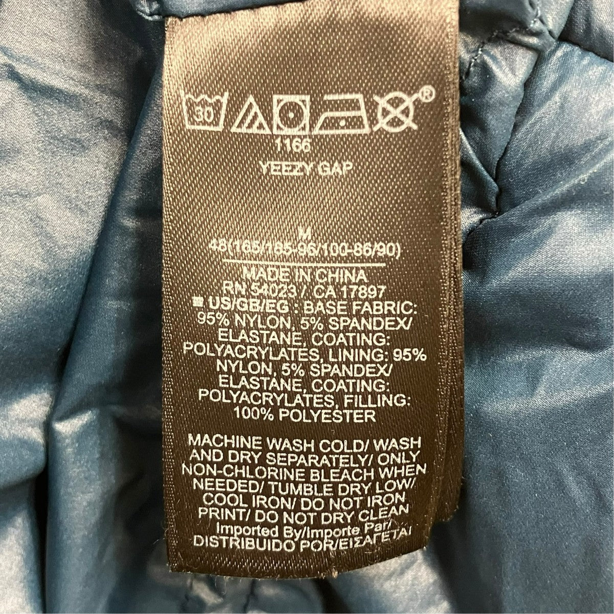 YEEZY×GAP ダウンジャケット 古着・中古-6枚目のアイテム画像
