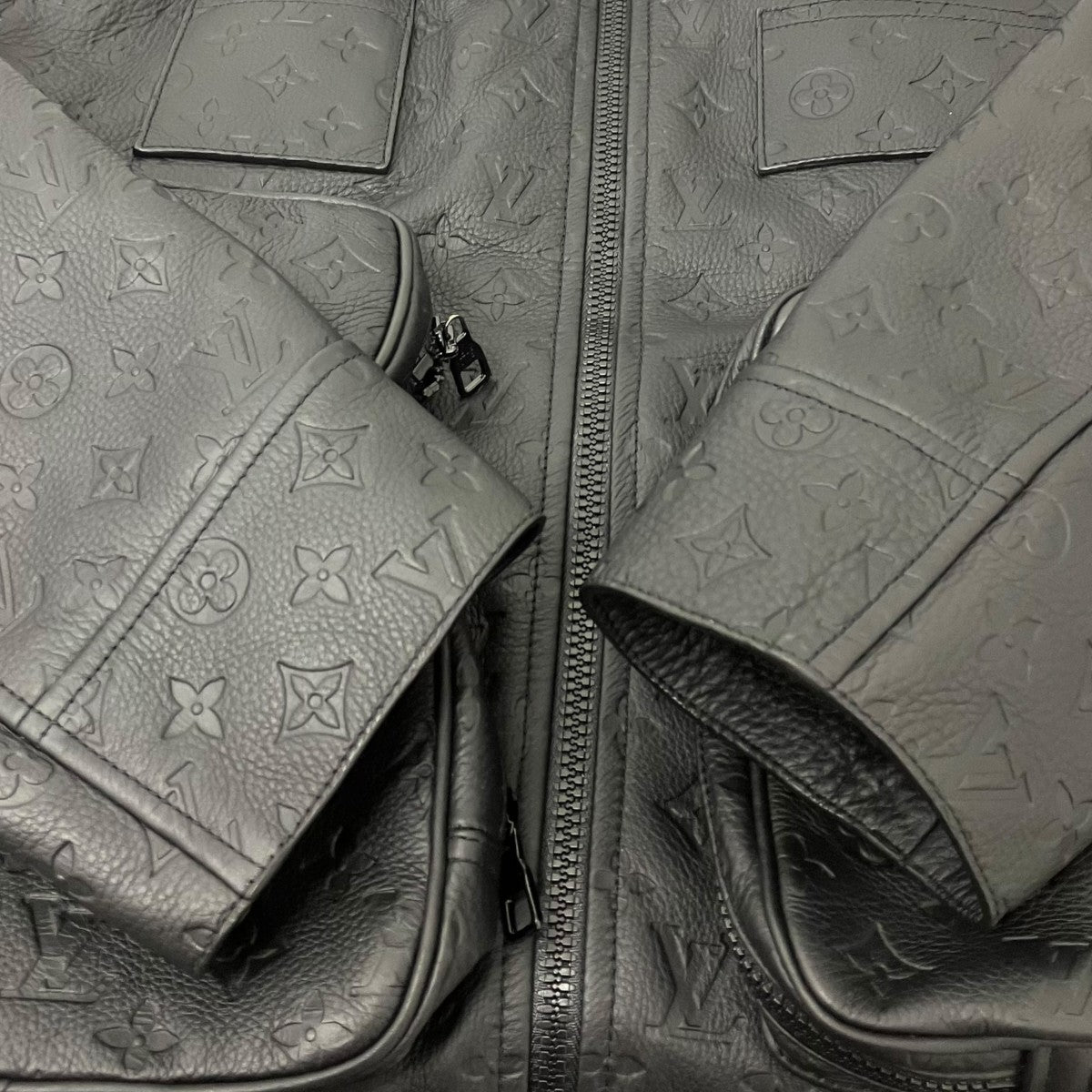LOUIS VUITTON Monogram Embossed Utility Jacketモノグラムエンボスユーティリティレザー ジャケットHIL46EQXS 古着・中古-4枚目のアイテム画像