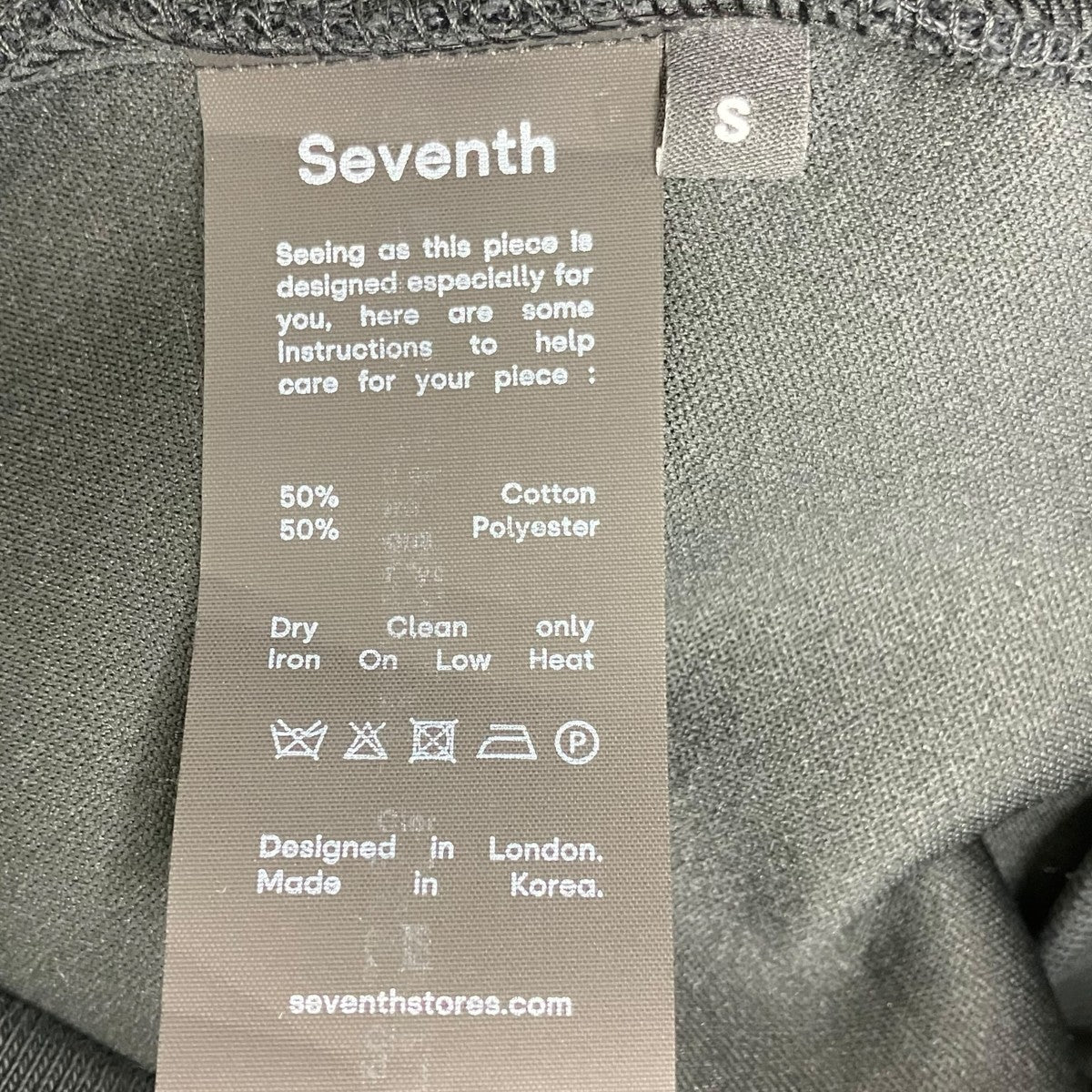 V2 HOODIEプルオーバーパーカー