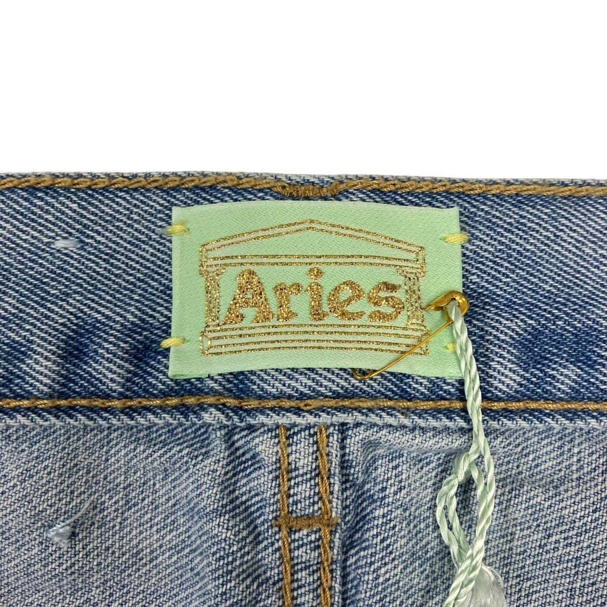 Lilly Pale Jeans デニムパンツ