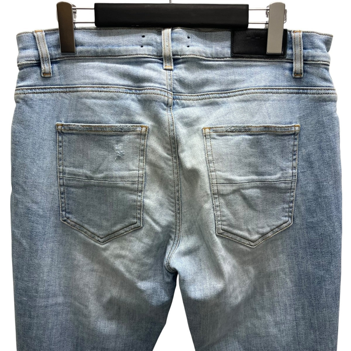 ダメージ加工デニムパンツ