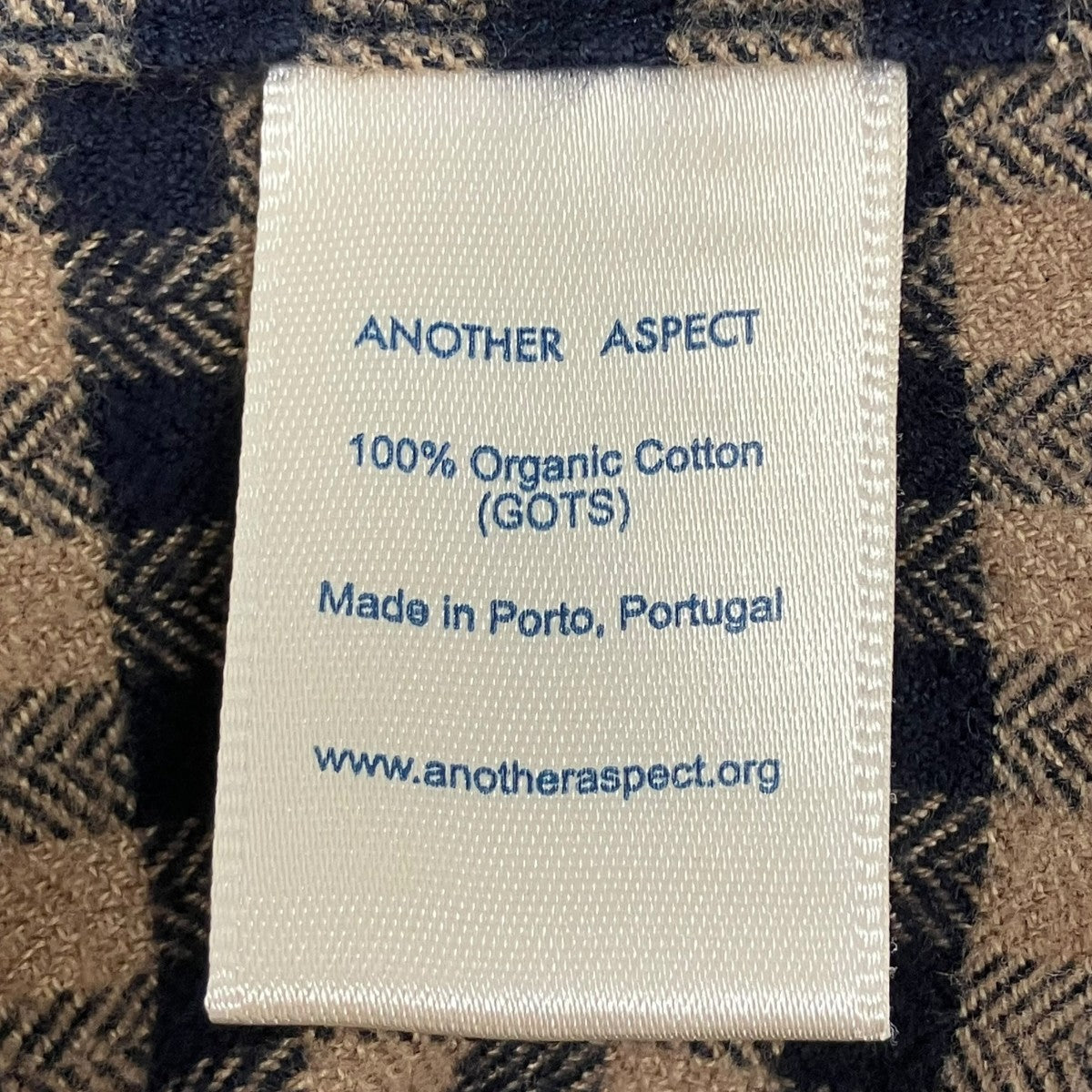 チェックシャツ