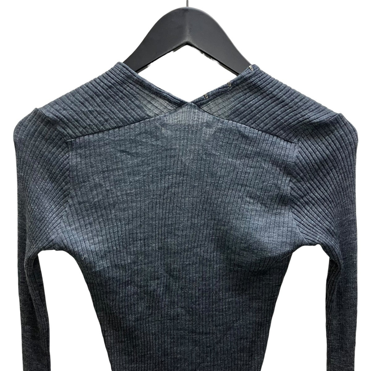 WOOL RIB CREW NECK TOP WITH HOOK ウールリブニット
