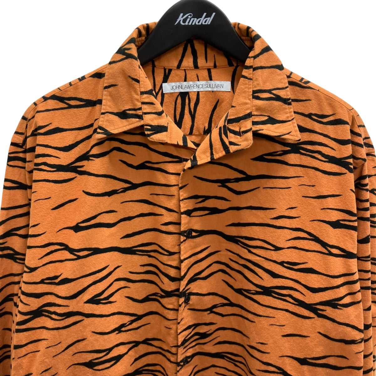 長袖シャツ