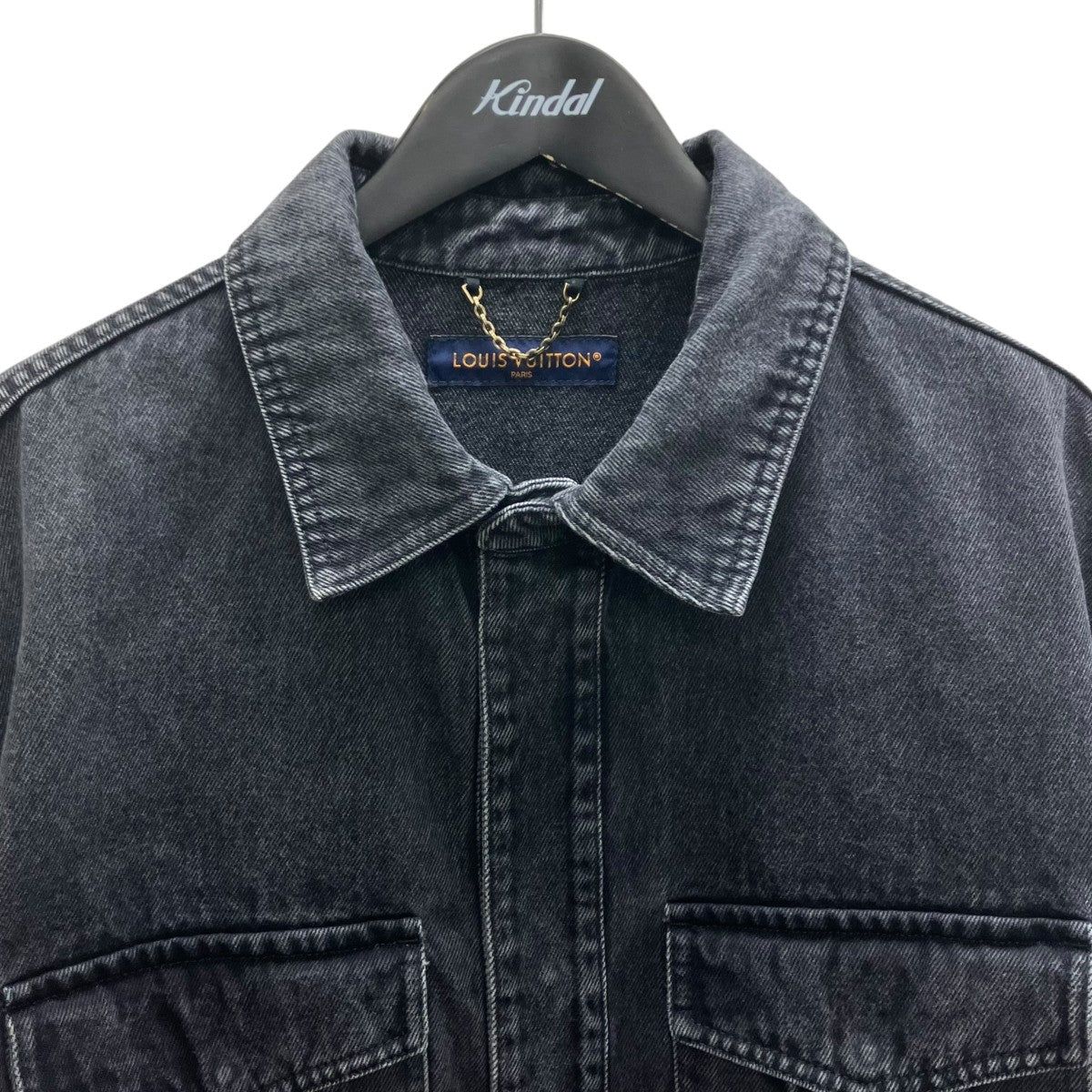 LOUIS VUITTON Monogram Emboss Oversized Denim Jacket シャツジャケット 古着・中古-2枚目のアイテム画像