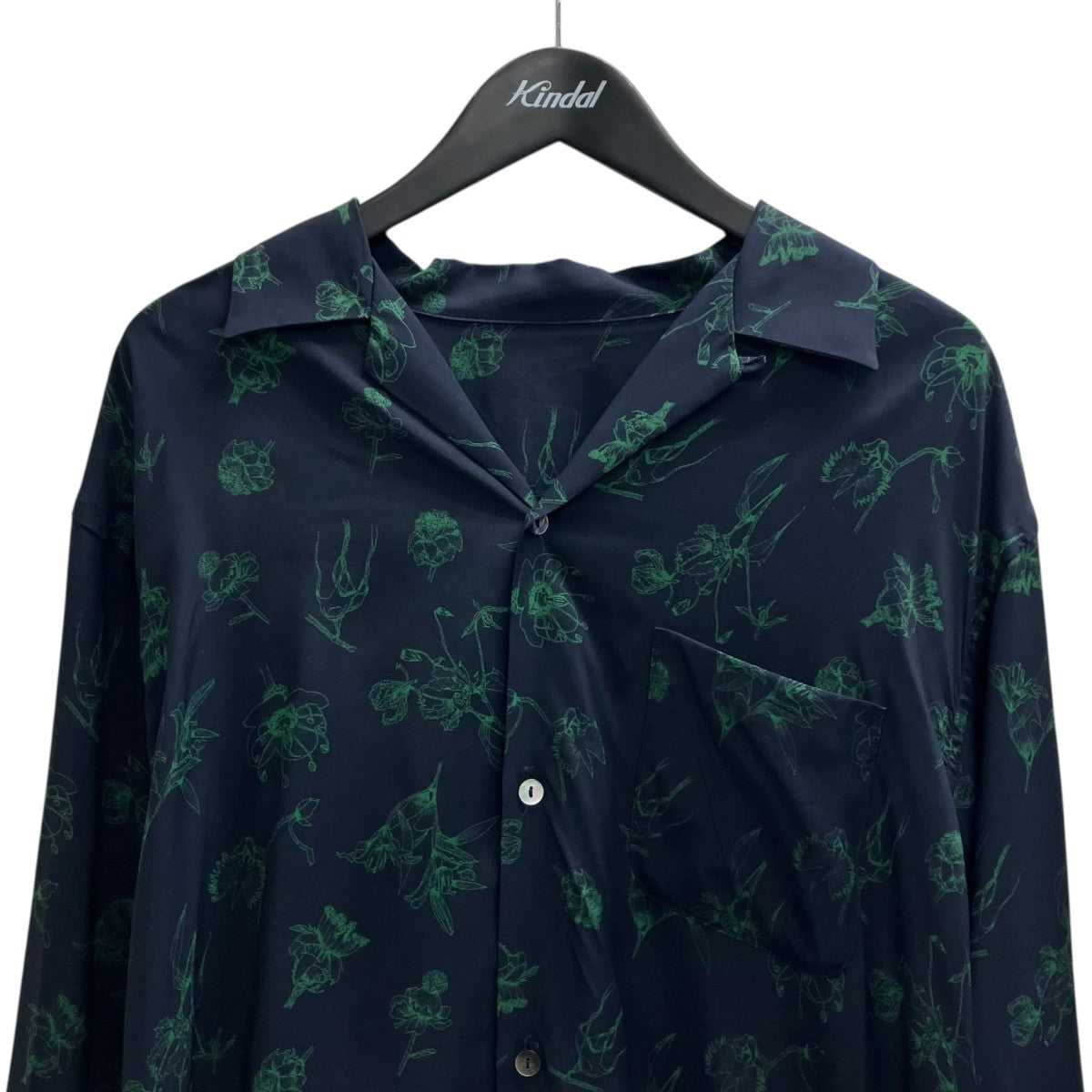 花柄シャツ