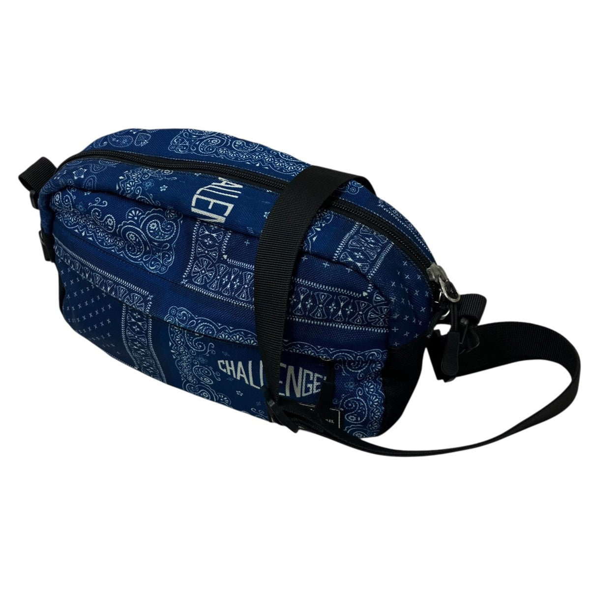CHALLENGER BANDANA SHOULDER POUCHショルダーポーチ 古着・中古-1枚目のアイテム画像