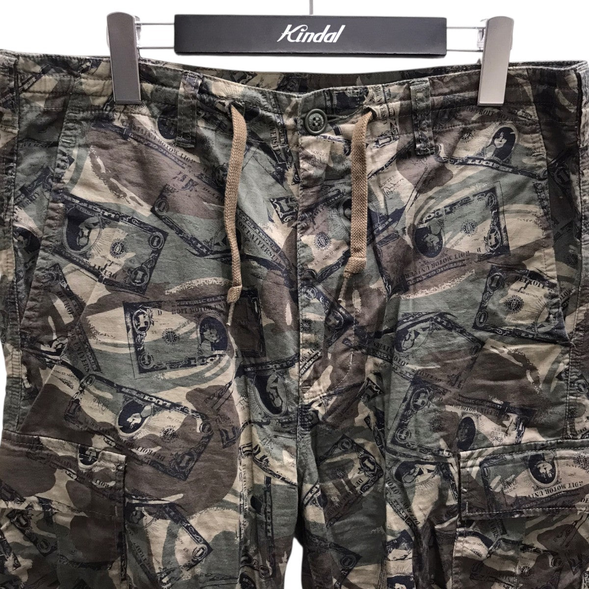 カーゴパンツ
