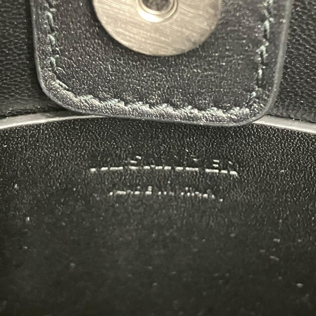 TANGLE SM FLAT RIVETS   BLACK カウレザーショルダーバッグ