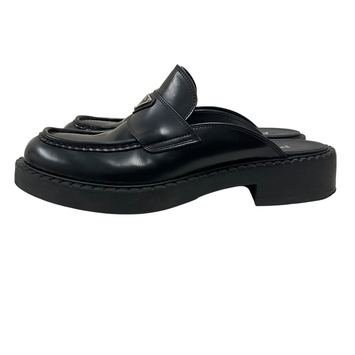 PRADA(プラダ) ブラッシュドレザー トライアングルロゴ ミュール