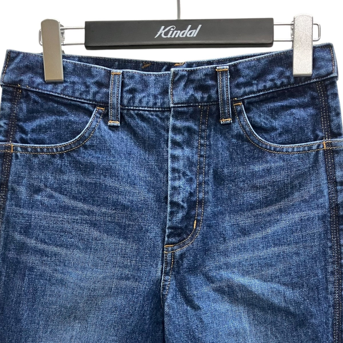 デニムパンツ
