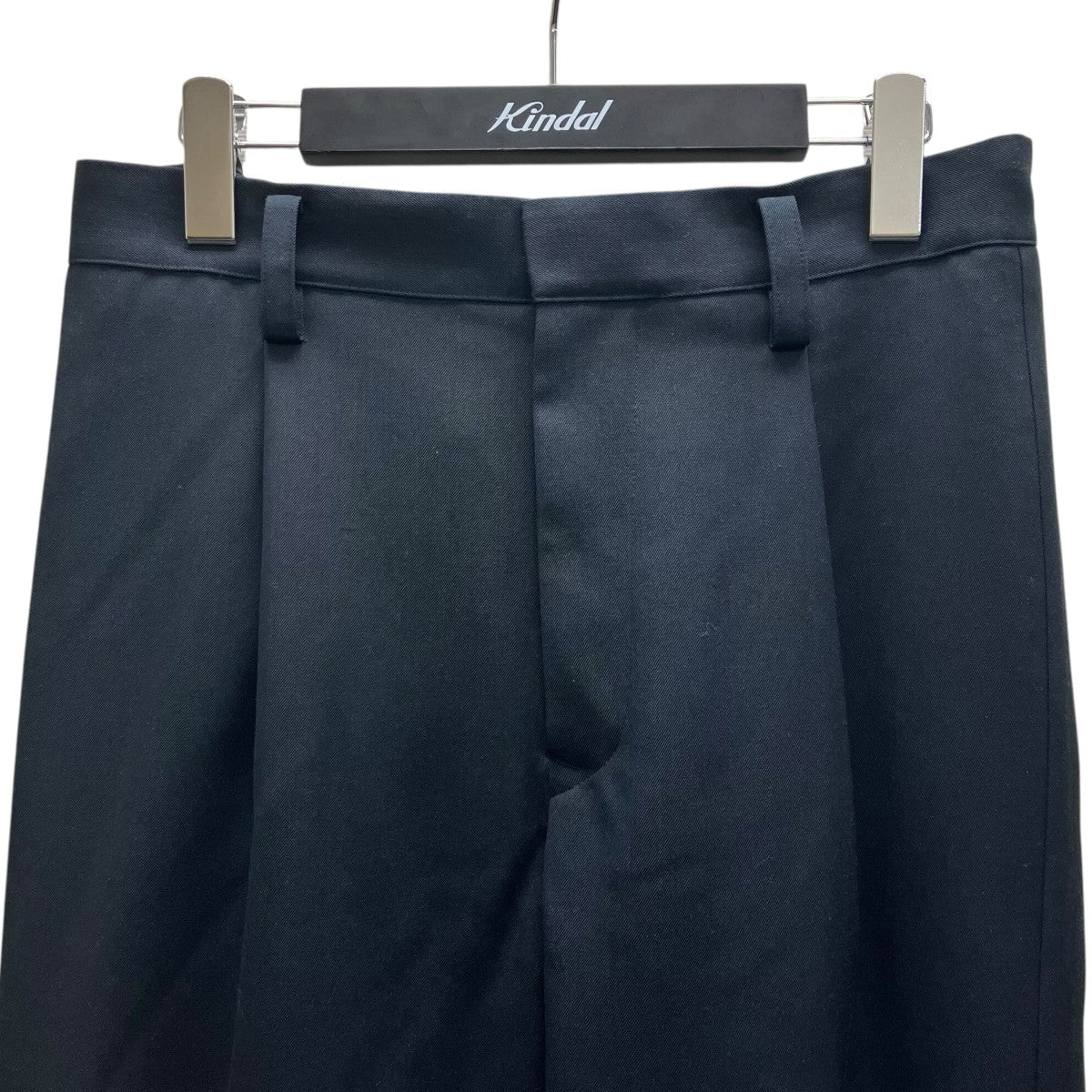 スリットパンツ
